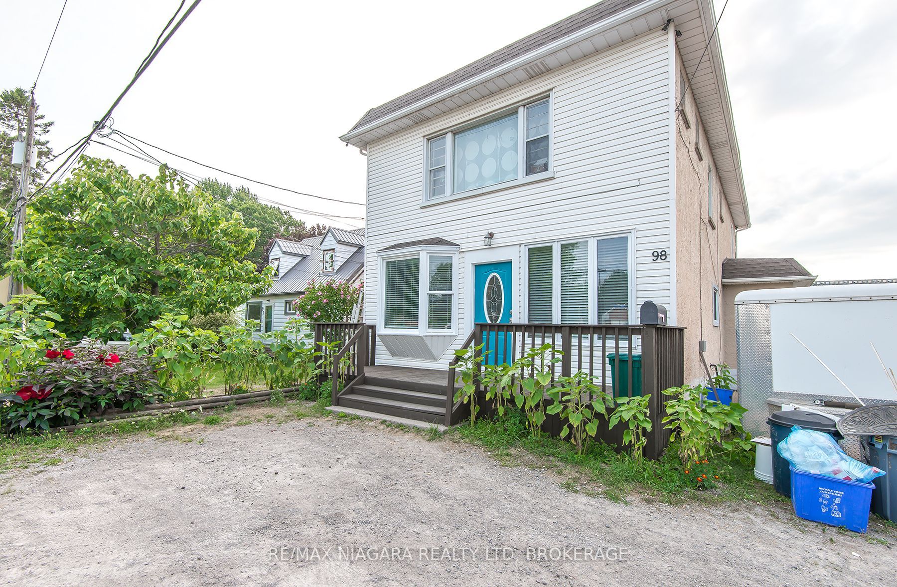 98 Chippawa Road Property Photo 2