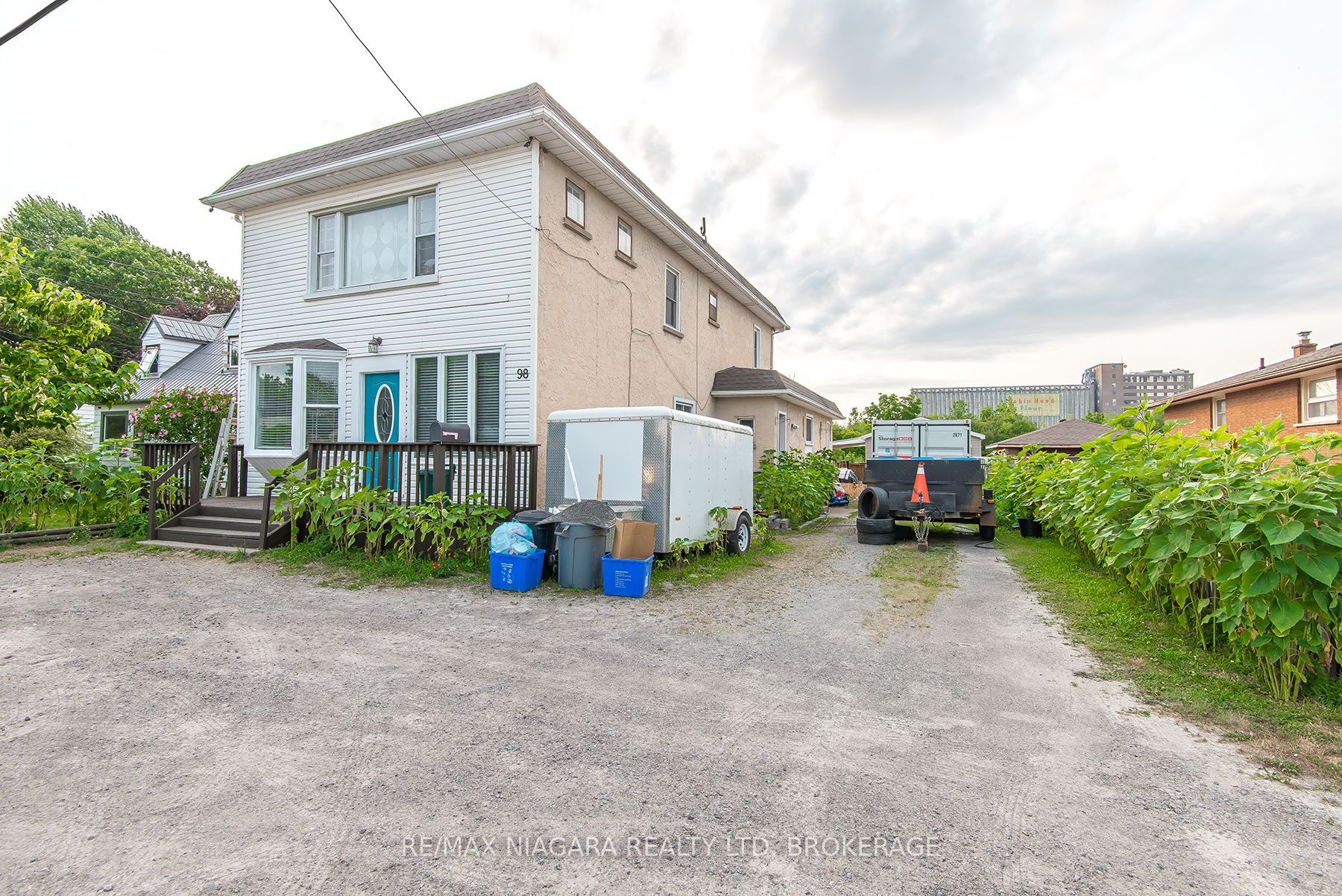 98 Chippawa Road Property Photo 4