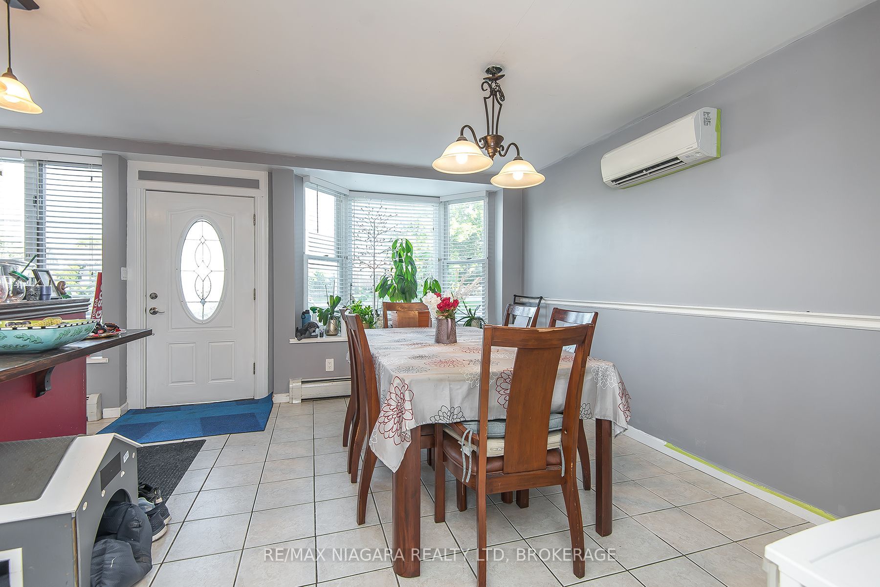 98 Chippawa Road Property Photo 5
