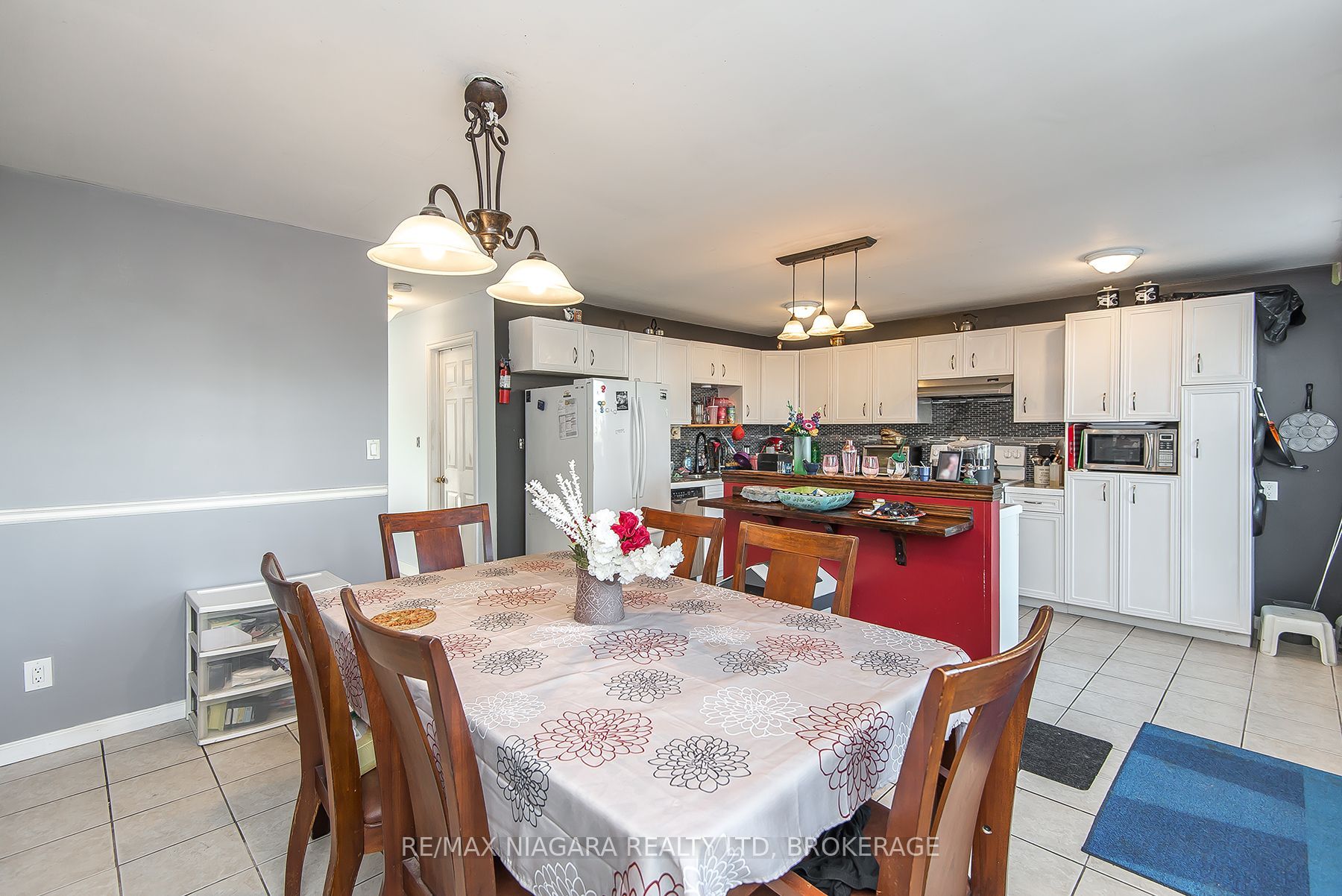 98 Chippawa Road Property Photo 6