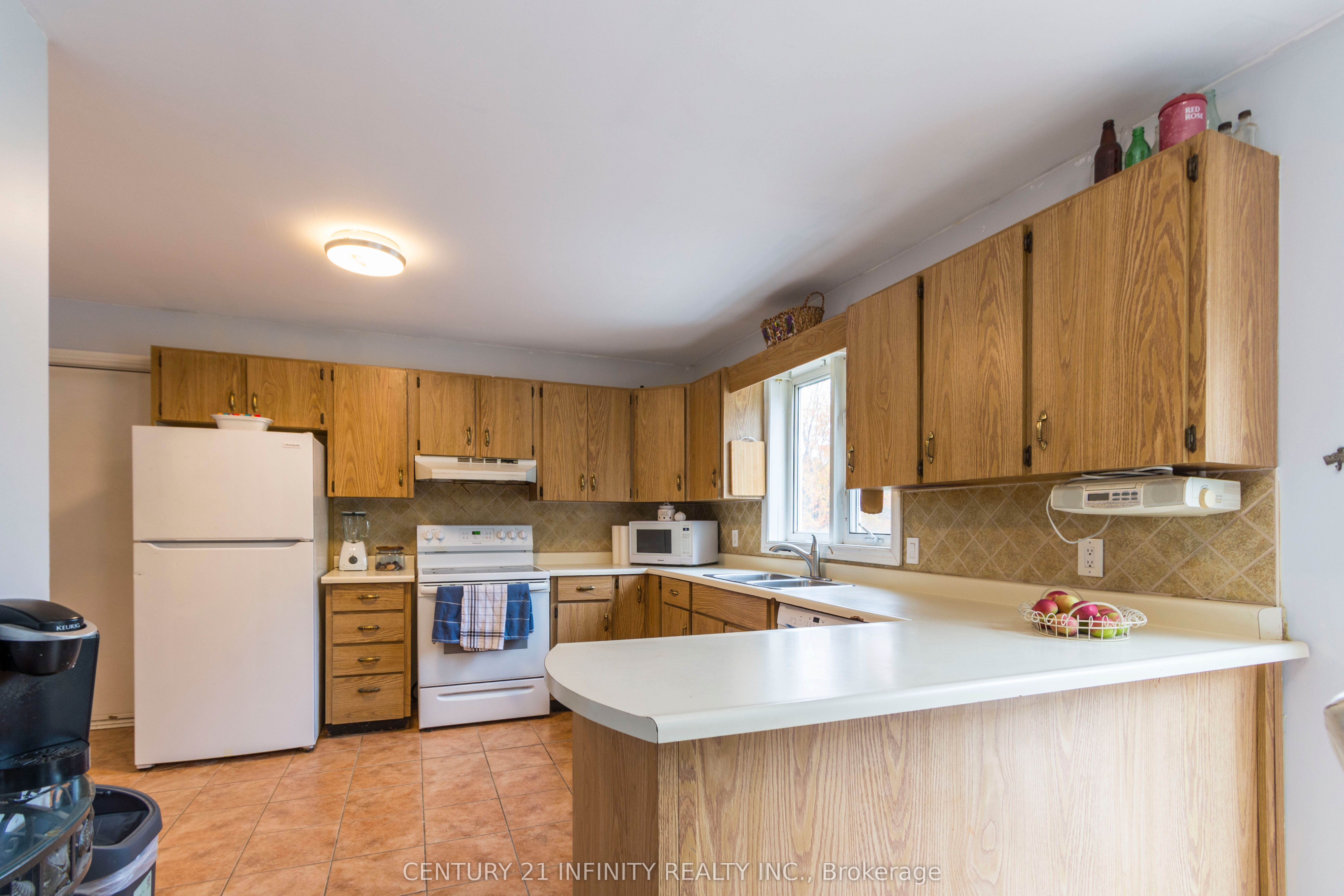 460 Pigden Road Property Photo 15