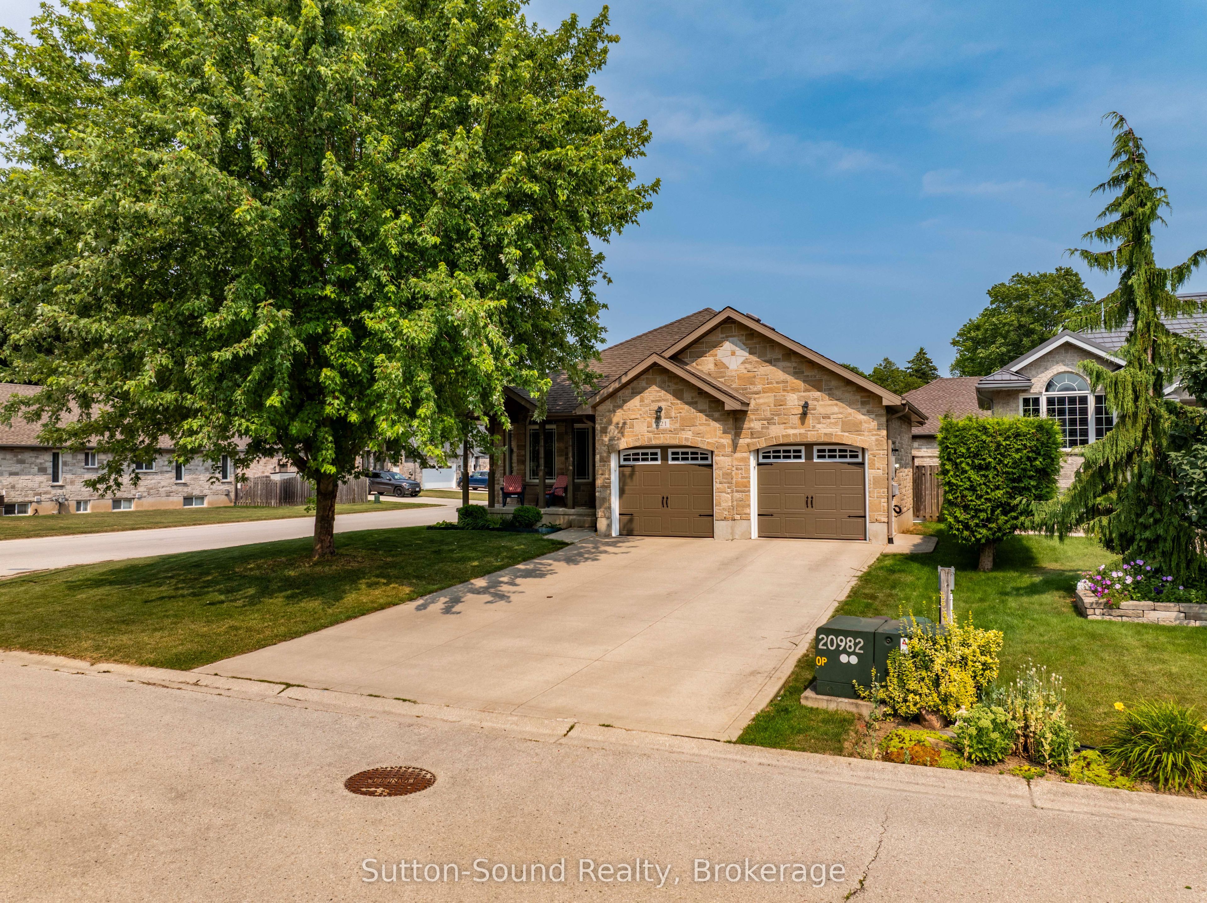 221 2nd Avenue W