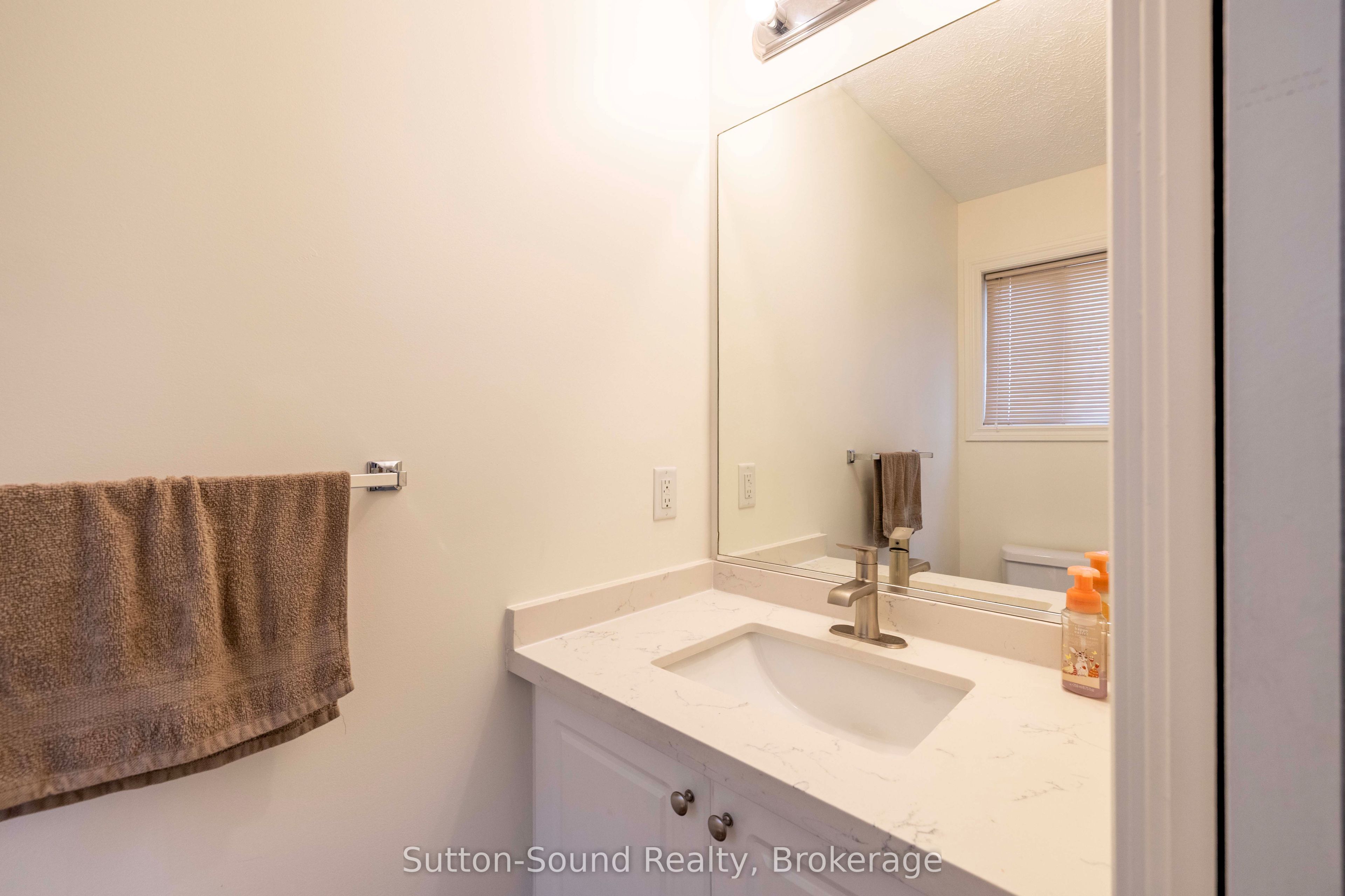 221 2nd Avenue W Property Photo 15