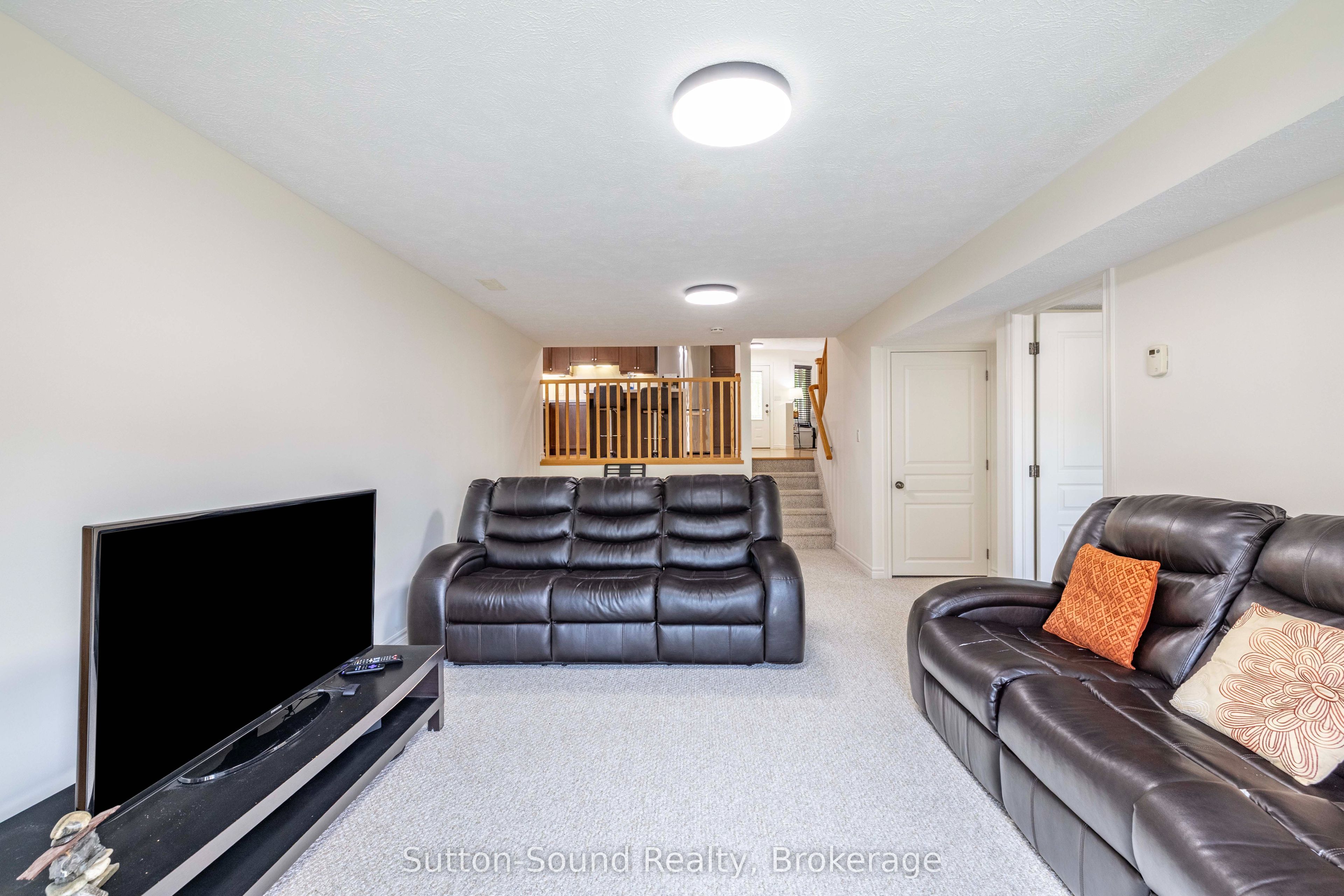 221 2nd Avenue W Property Photo 17