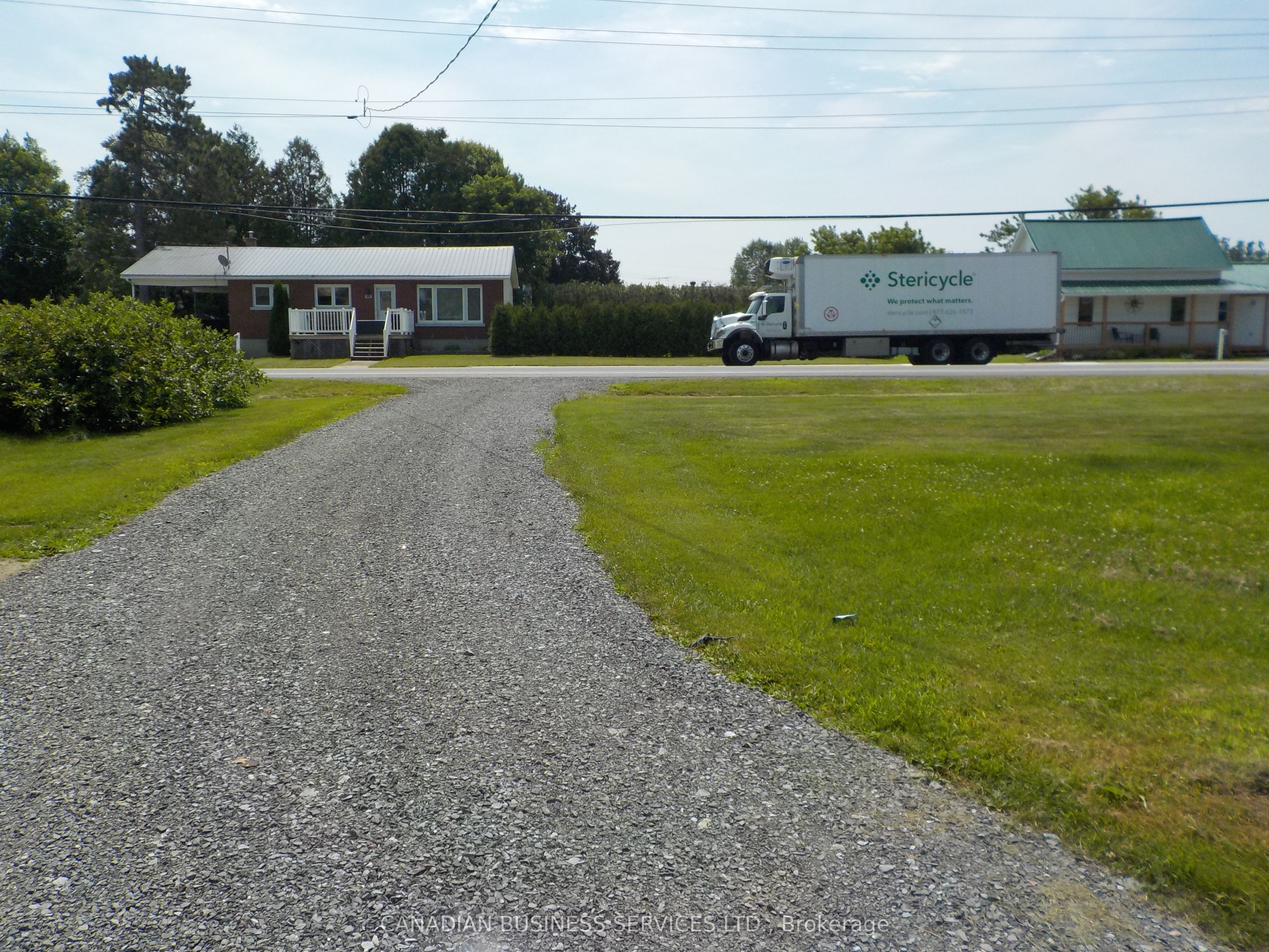 2285 Laval Road S Property Photo 9