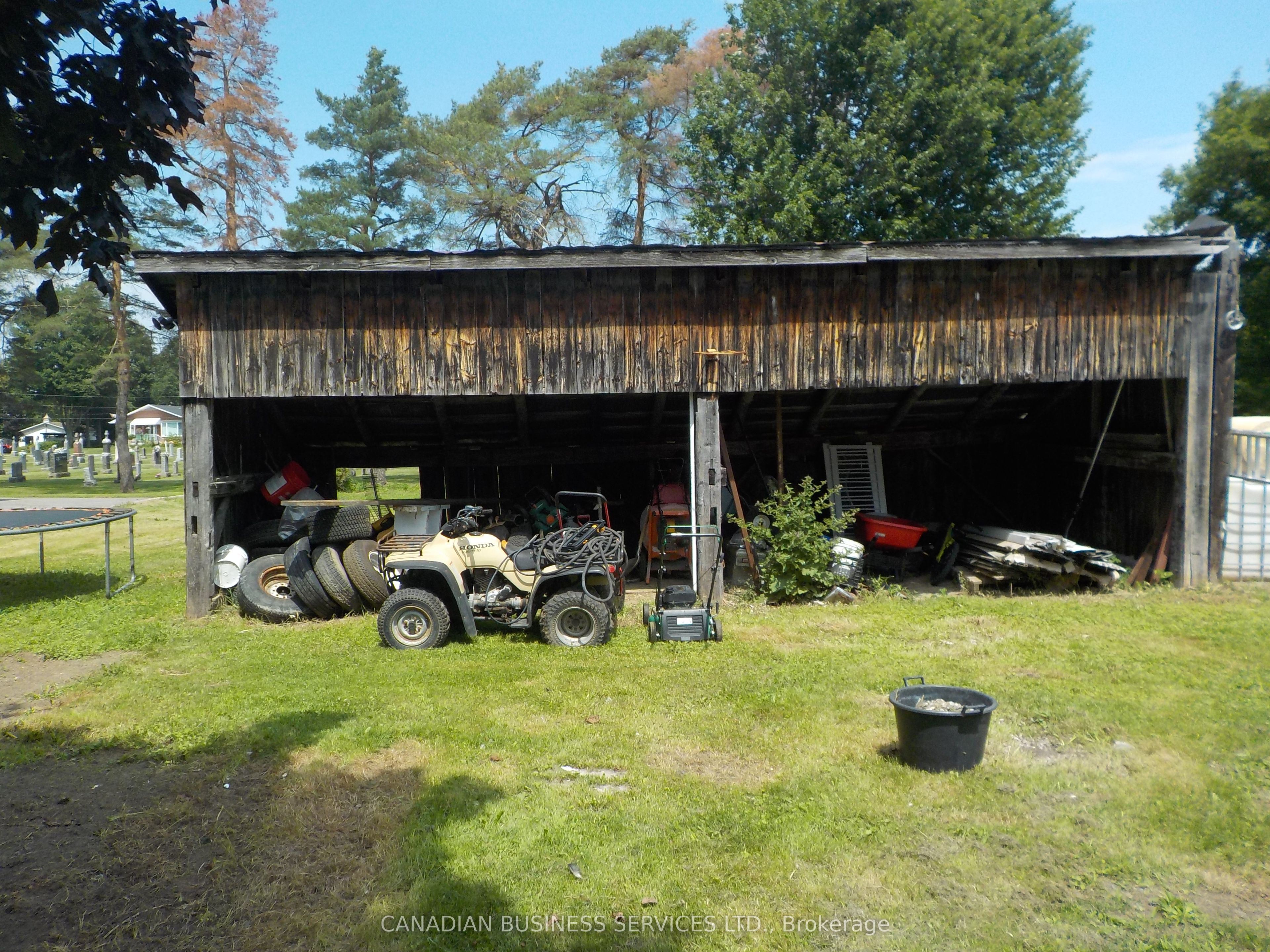 2285 Laval Road S Property Photo 10
