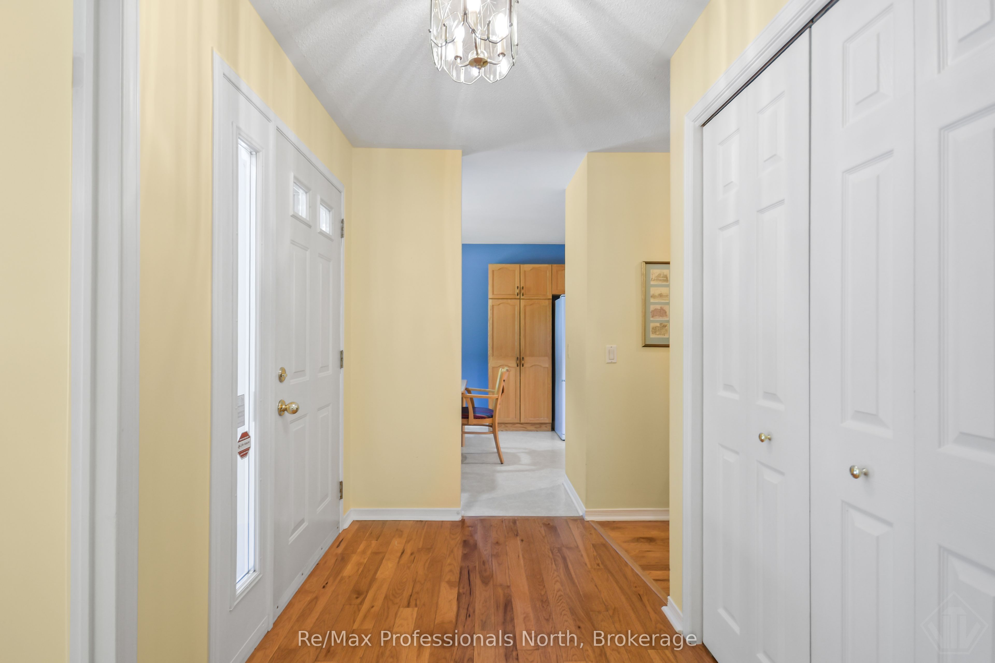 60 Pineridge Gate Property Photo 7