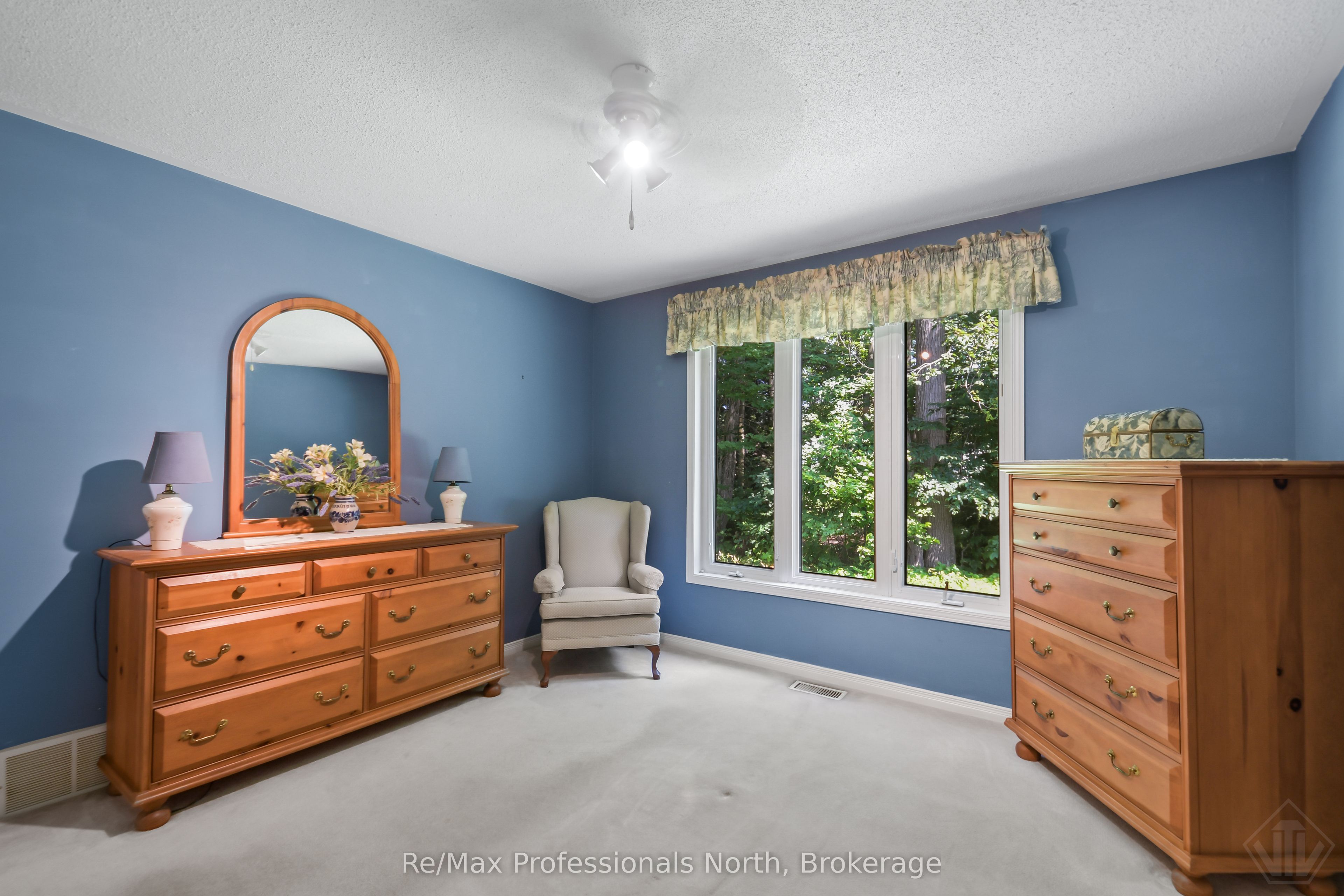 60 Pineridge Gate Property Photo 22