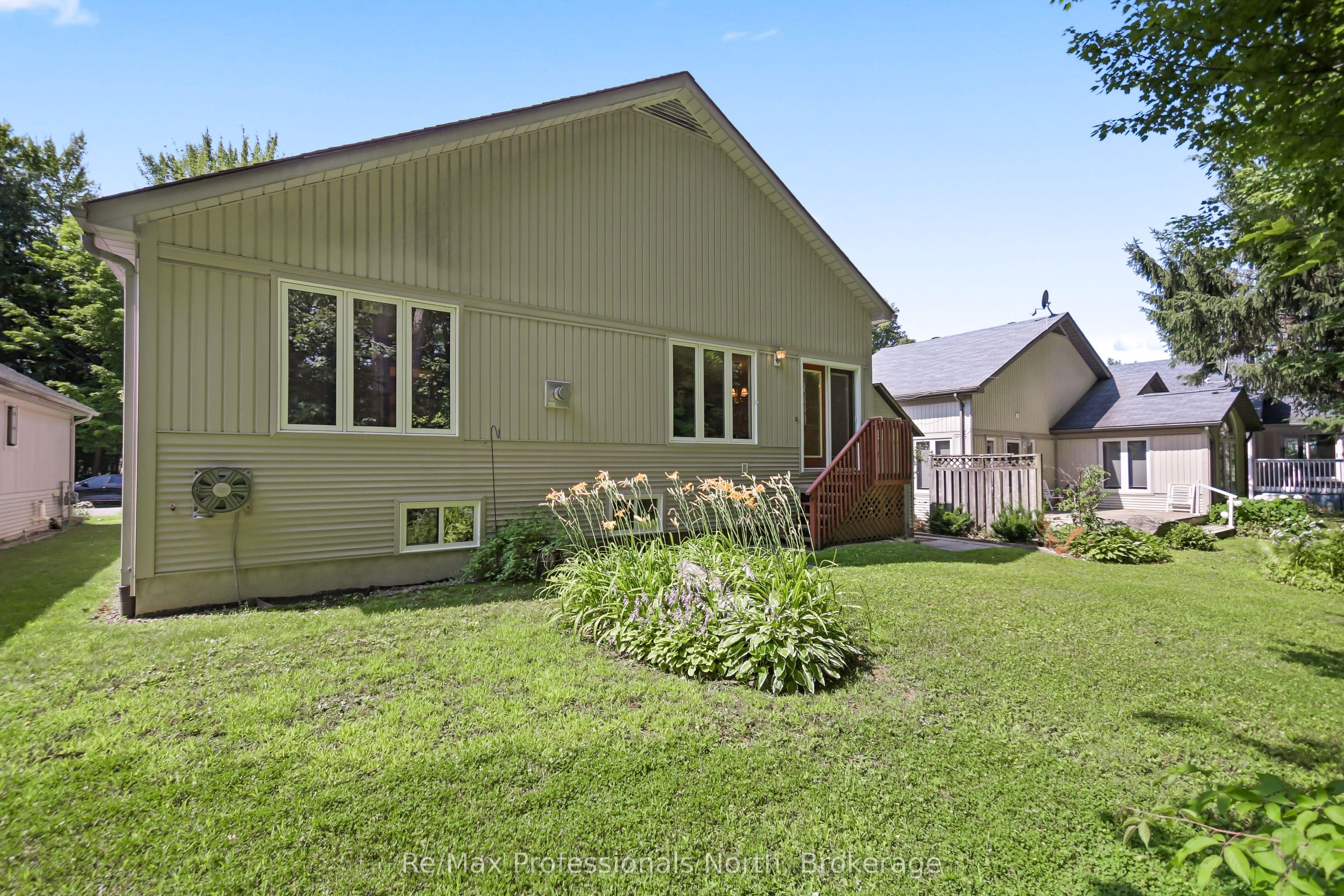 60 Pineridge Gate Property Photo 33
