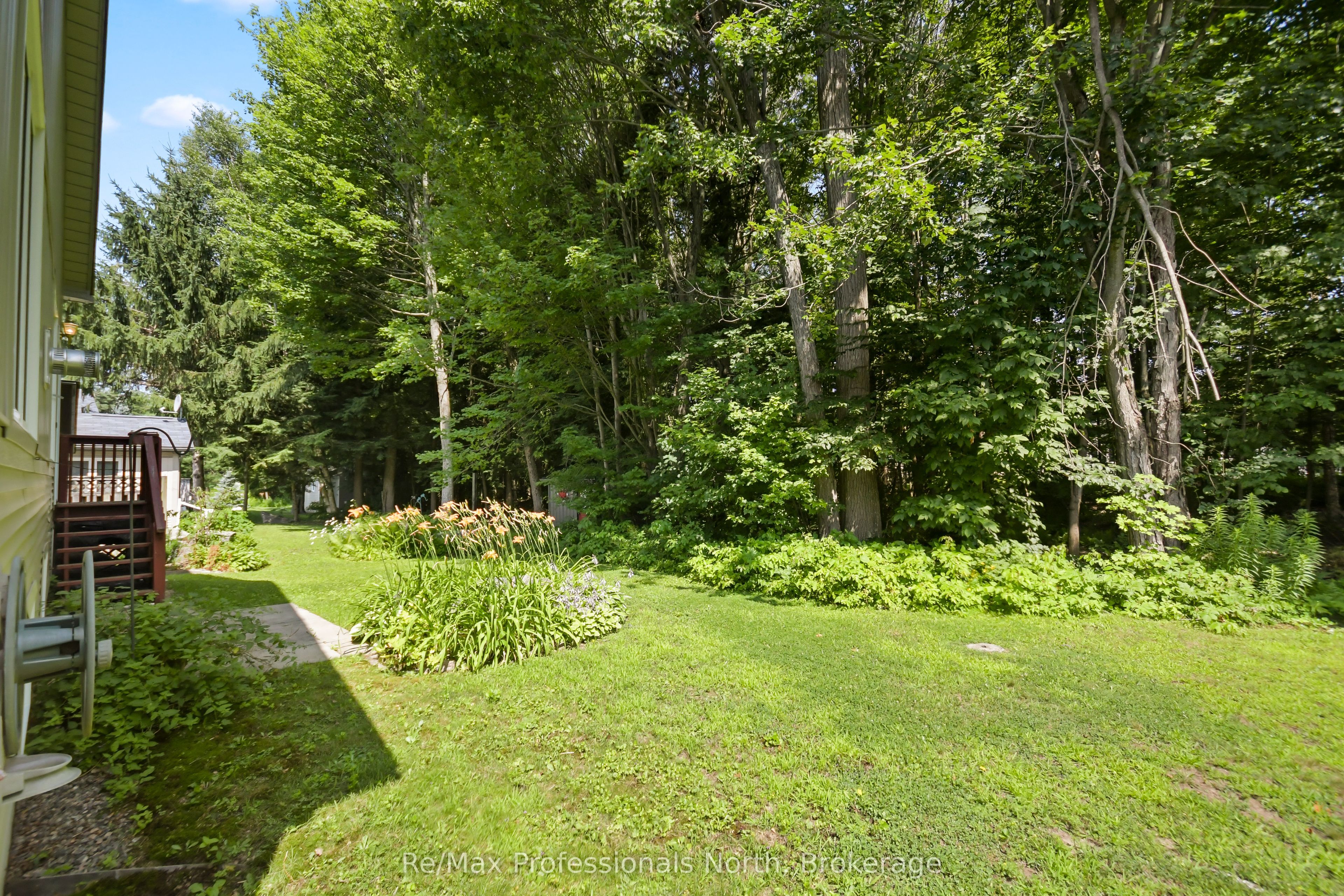 60 Pineridge Gate Property Photo 35