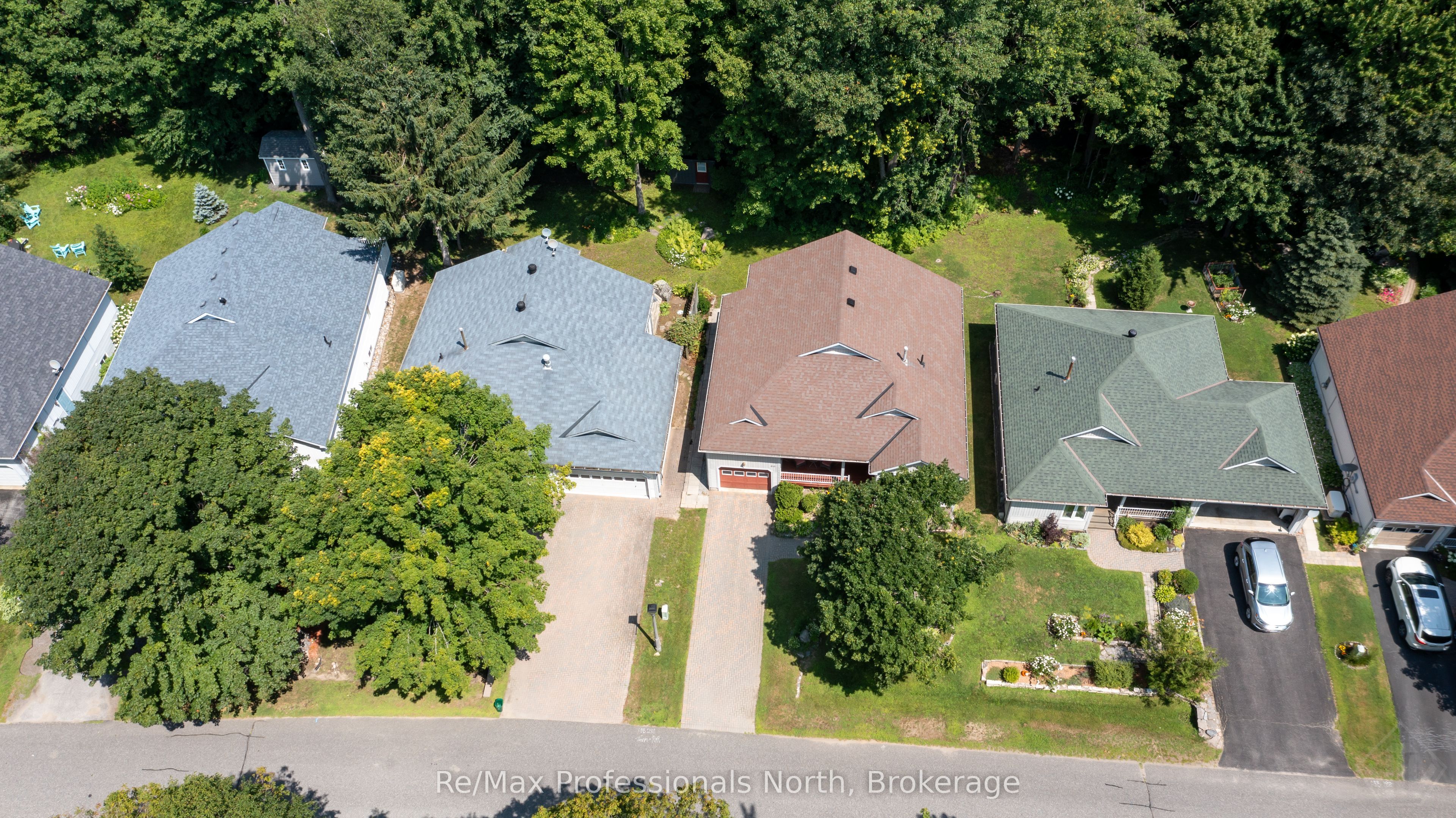 60 Pineridge Gate Property Photo 38