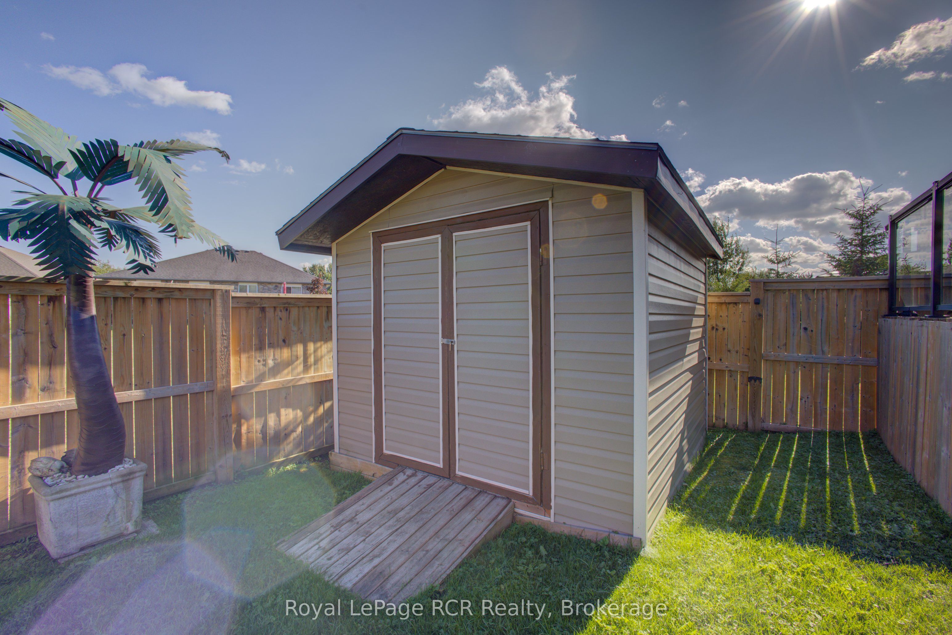 105 Milton Seiler Crescent Property Photo 32