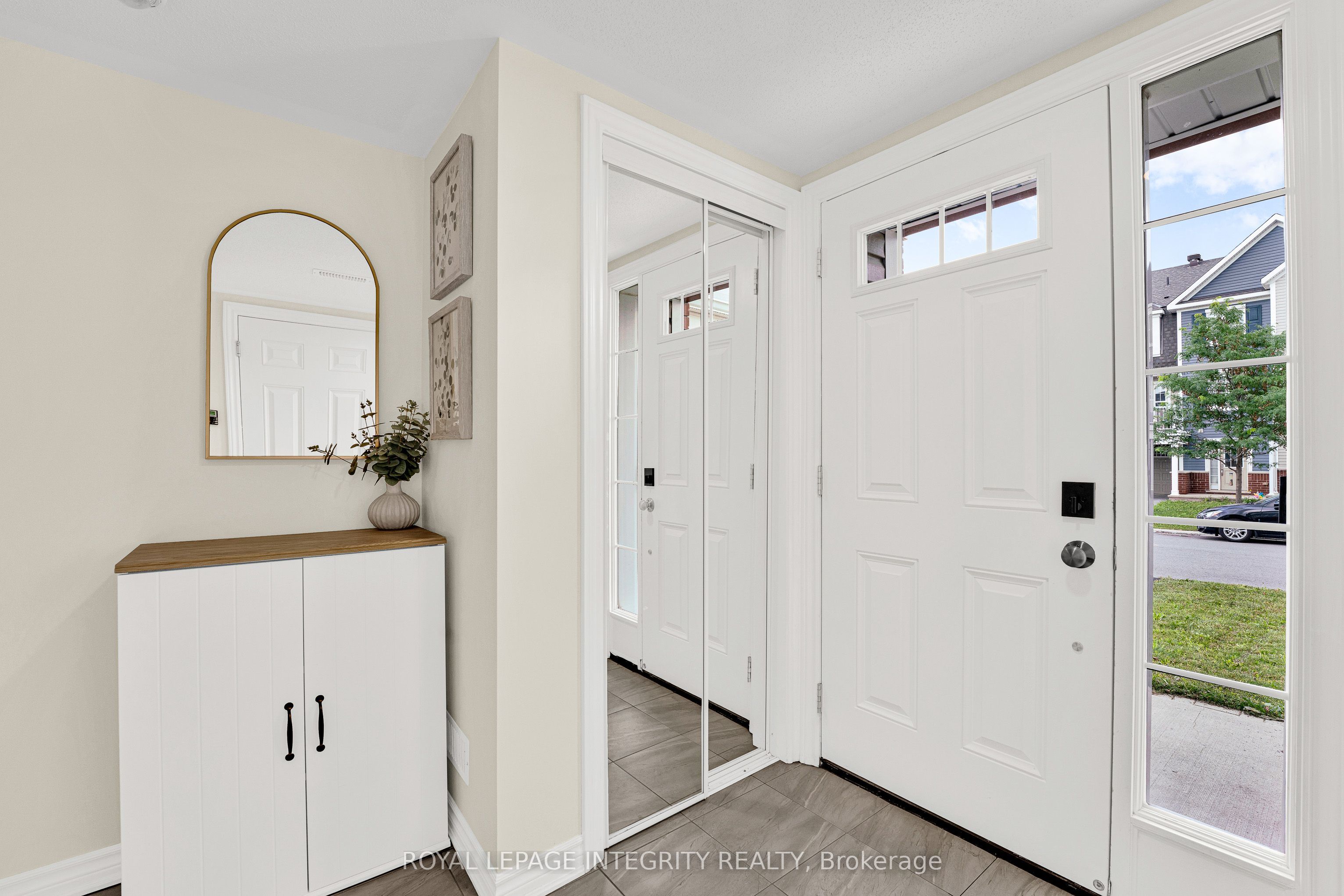338 Pumpkinseed Crescent Property Photo 4