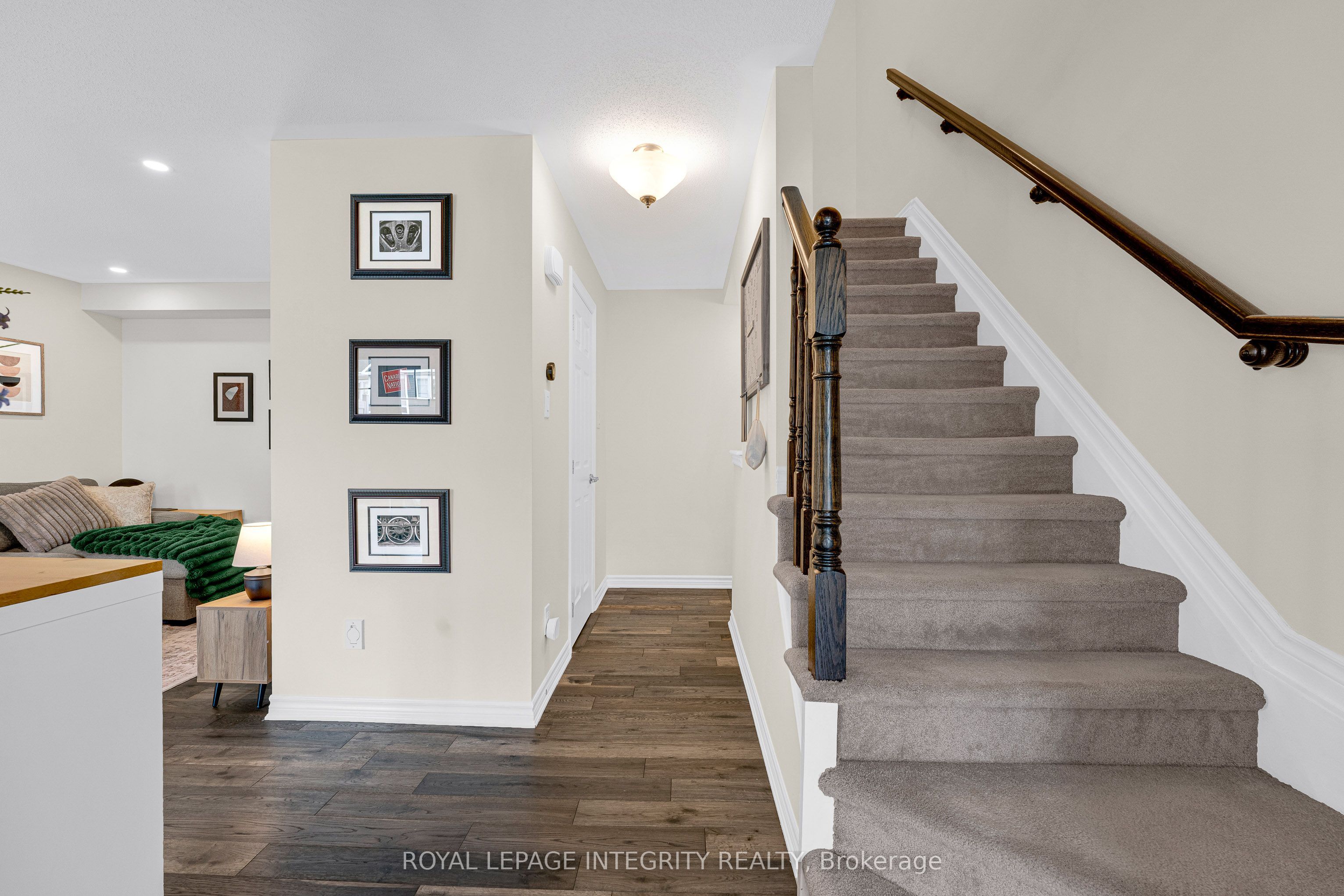 338 Pumpkinseed Crescent Property Photo 11