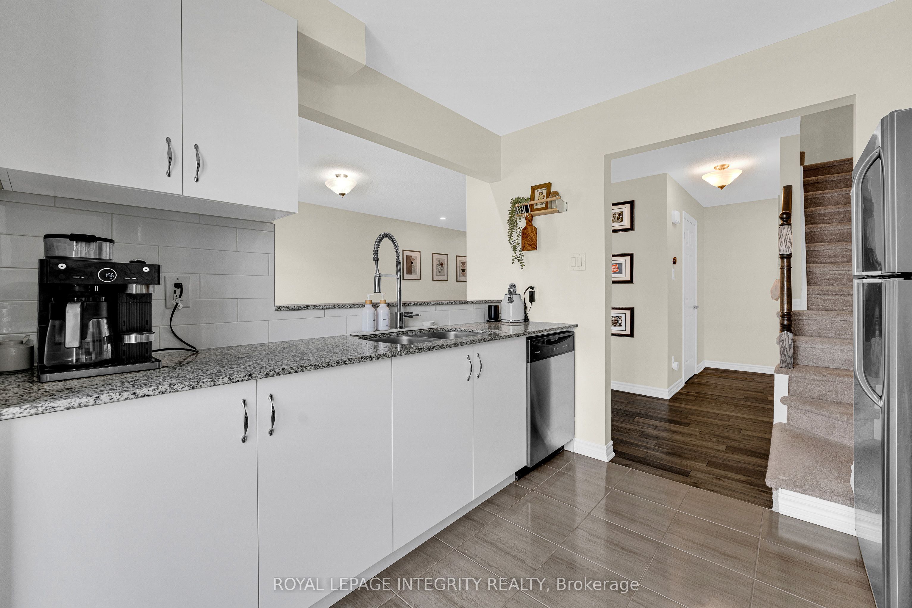 338 Pumpkinseed Crescent Property Photo 15