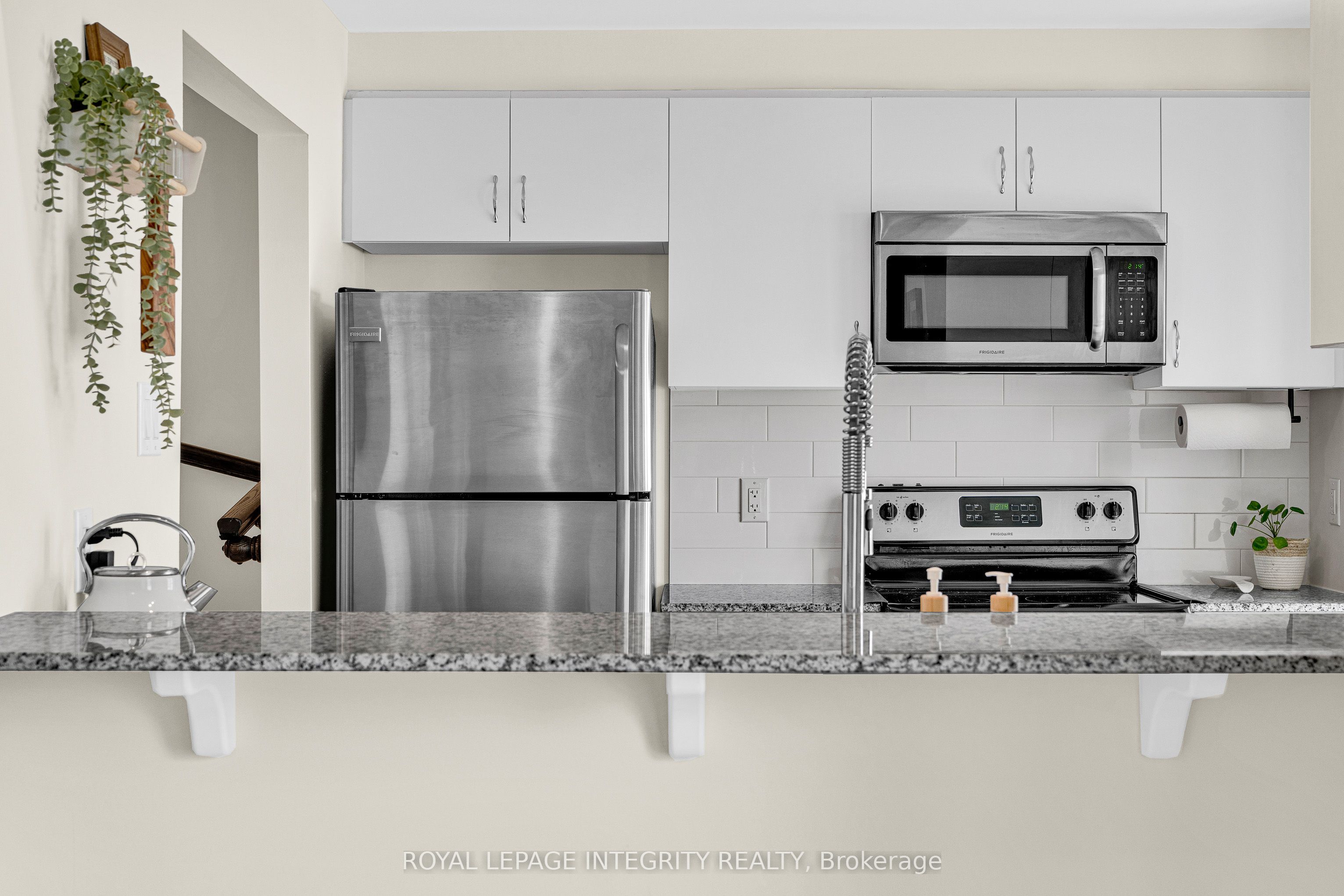 338 Pumpkinseed Crescent Property Photo 16