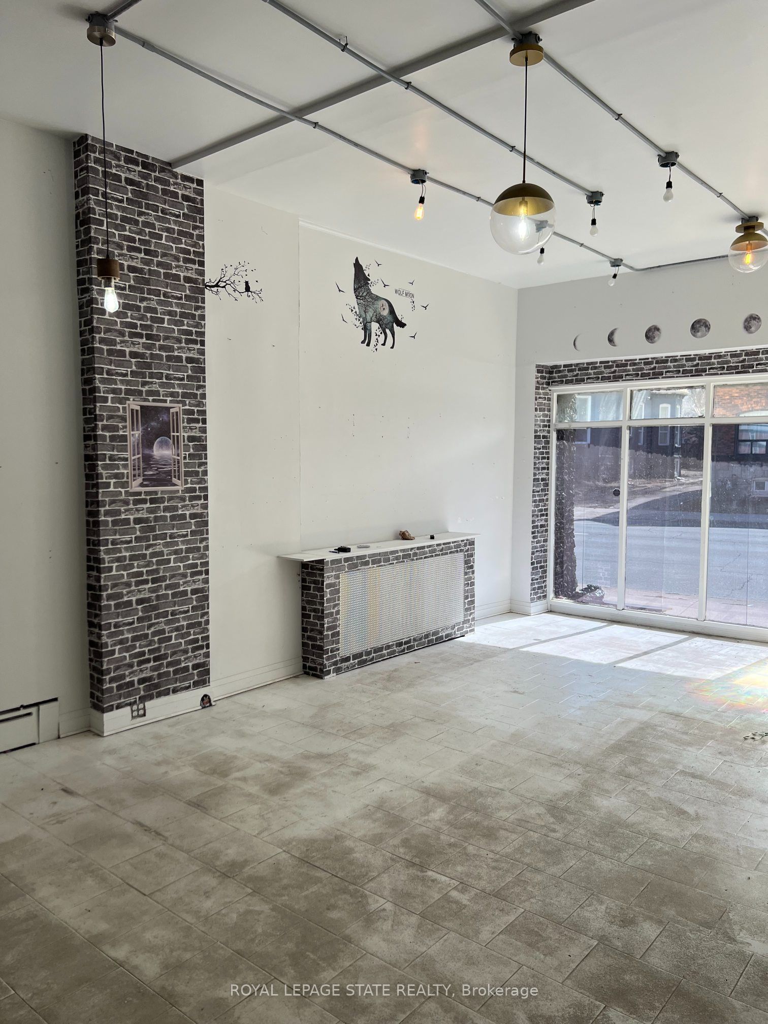 599 King Street E Property Photo 3