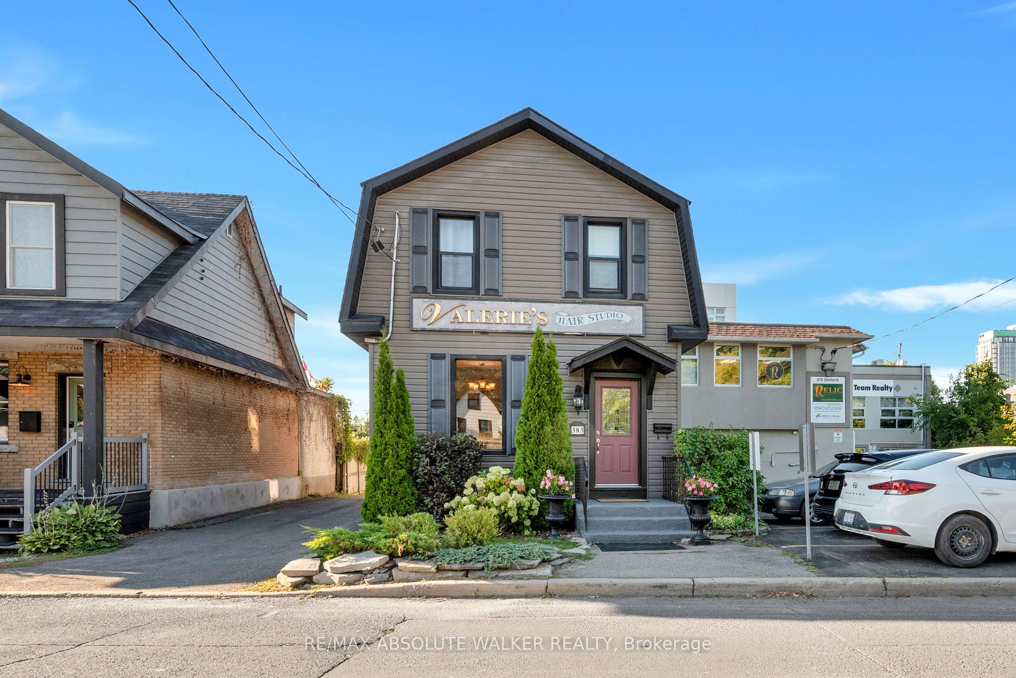 383 Danforth Avenue Property Photo 2