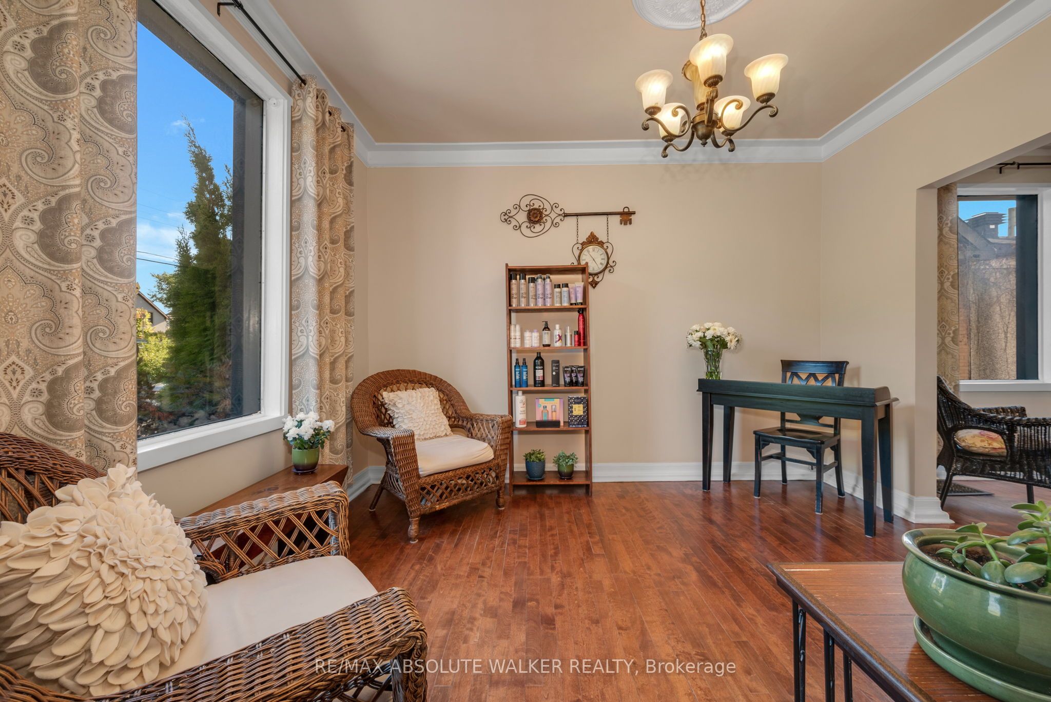 383 Danforth Avenue Property Photo 5