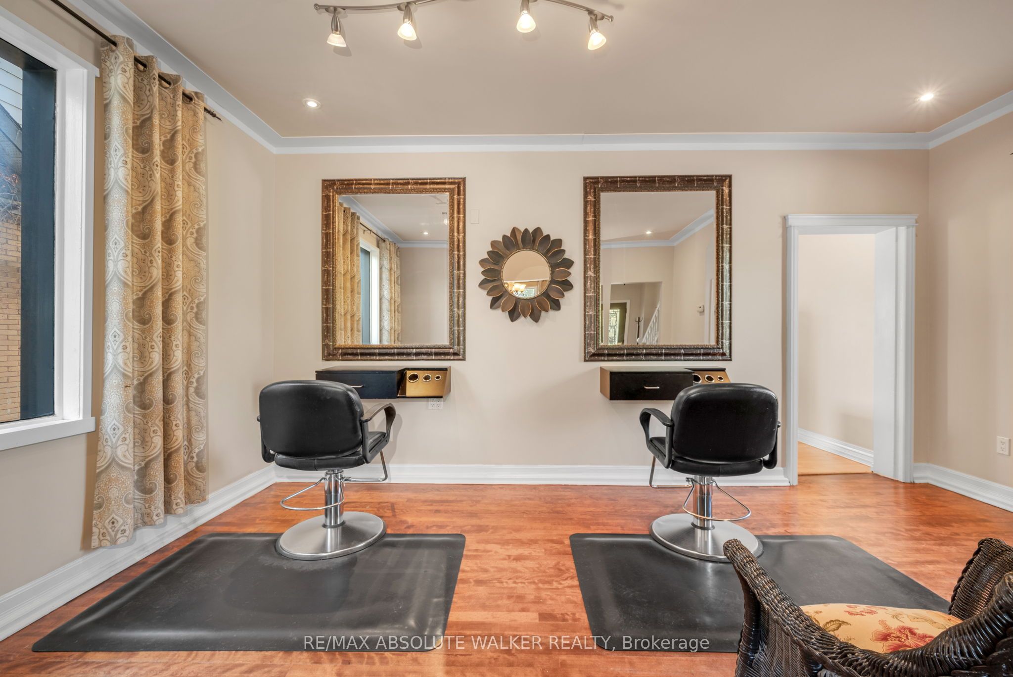 383 Danforth Avenue Property Photo 11