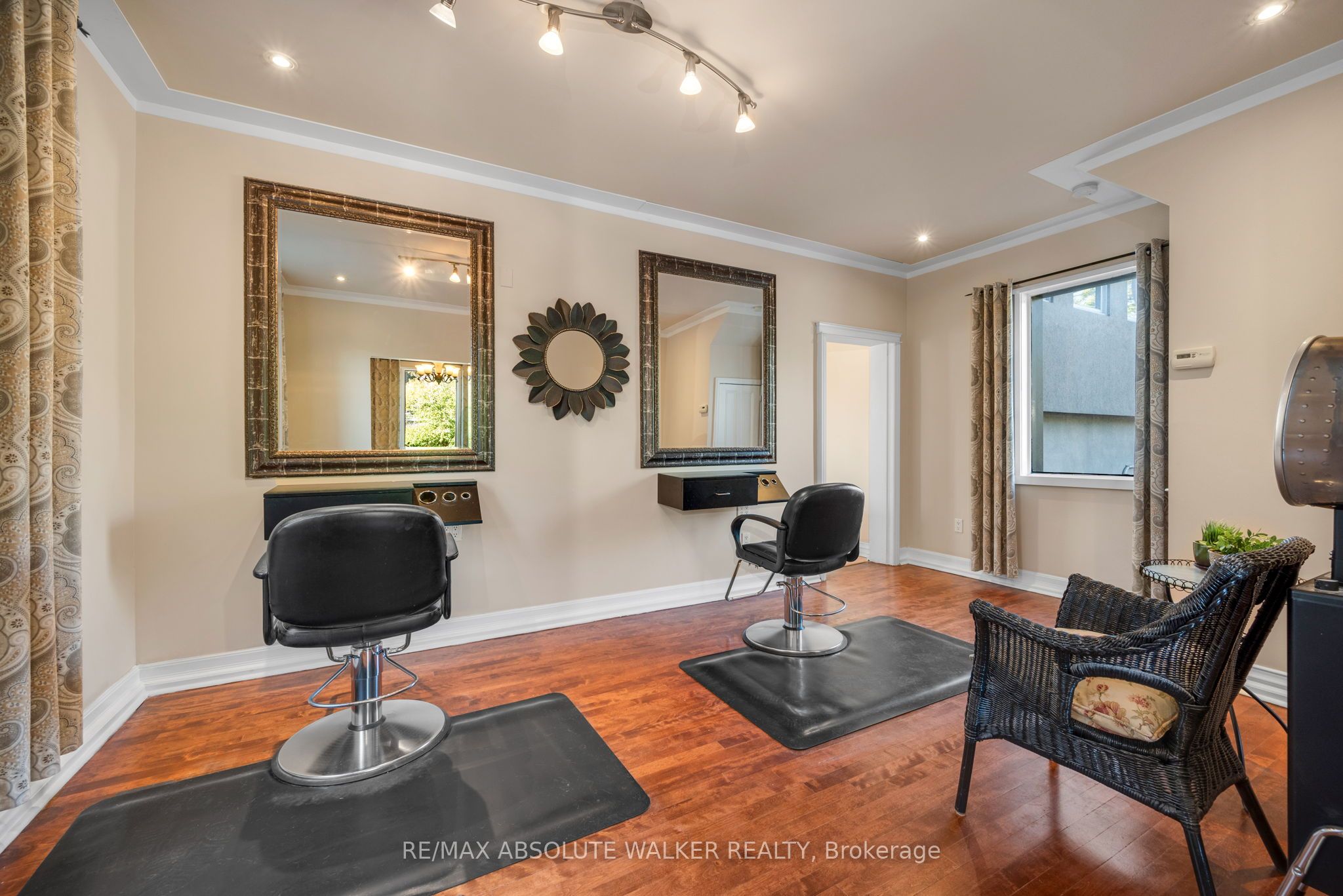 383 Danforth Avenue Property Photo 12