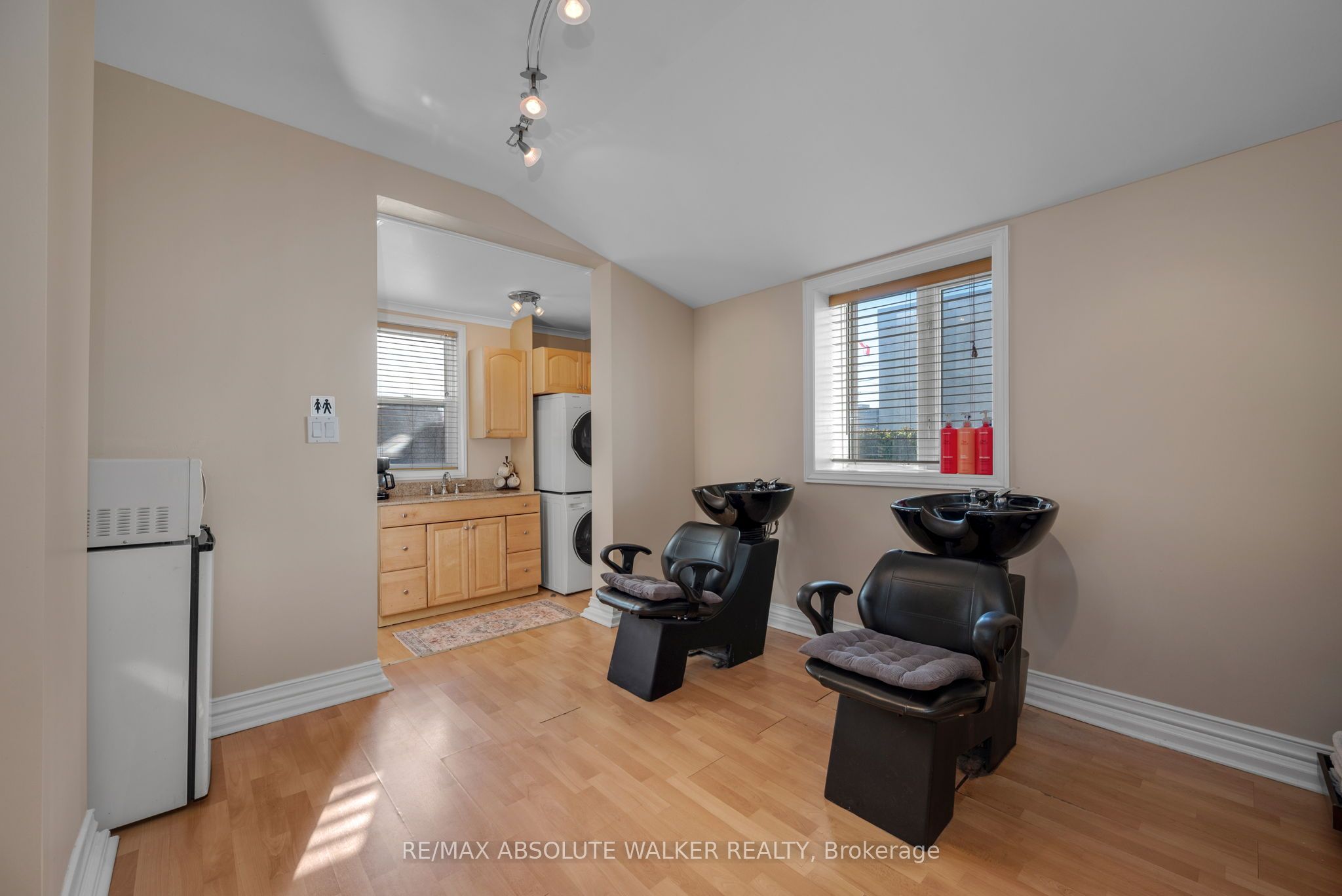 383 Danforth Avenue Property Photo 14