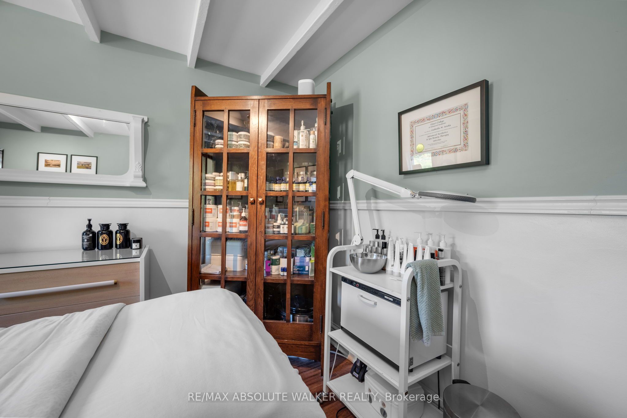 383 Danforth Avenue Property Photo 26