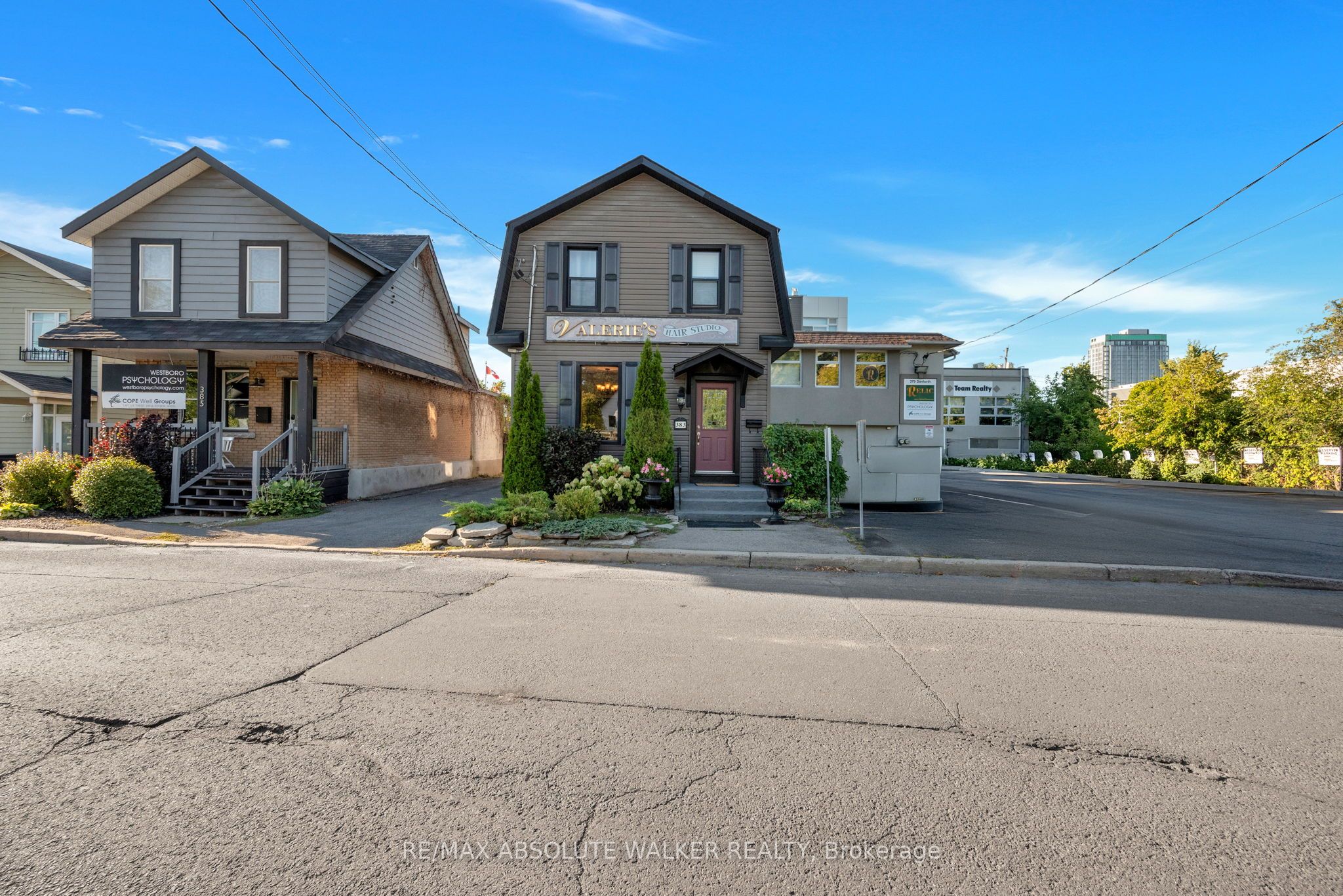 383 Danforth Avenue Property Photo 34
