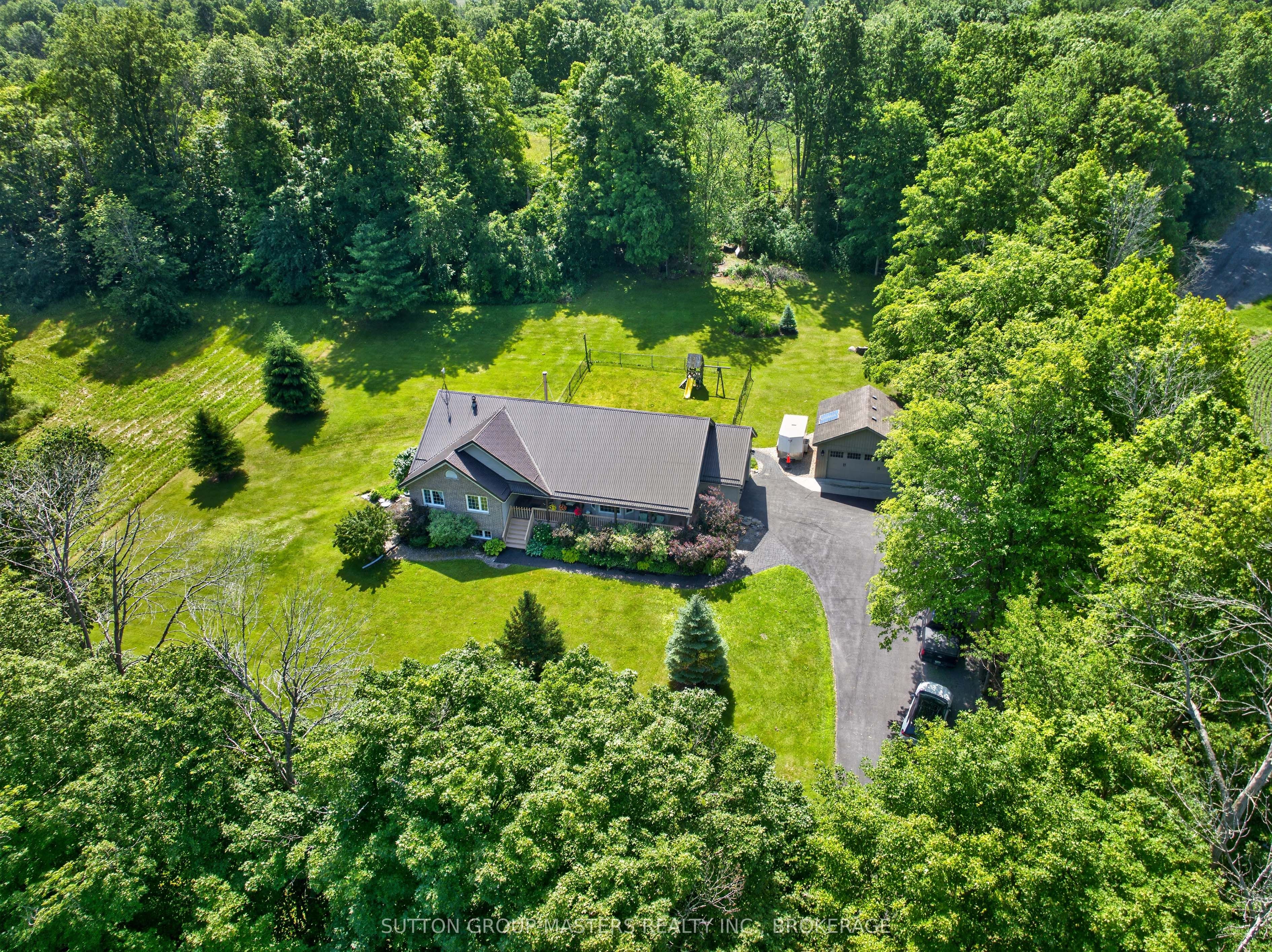 710 Maple Road Property Photo 4