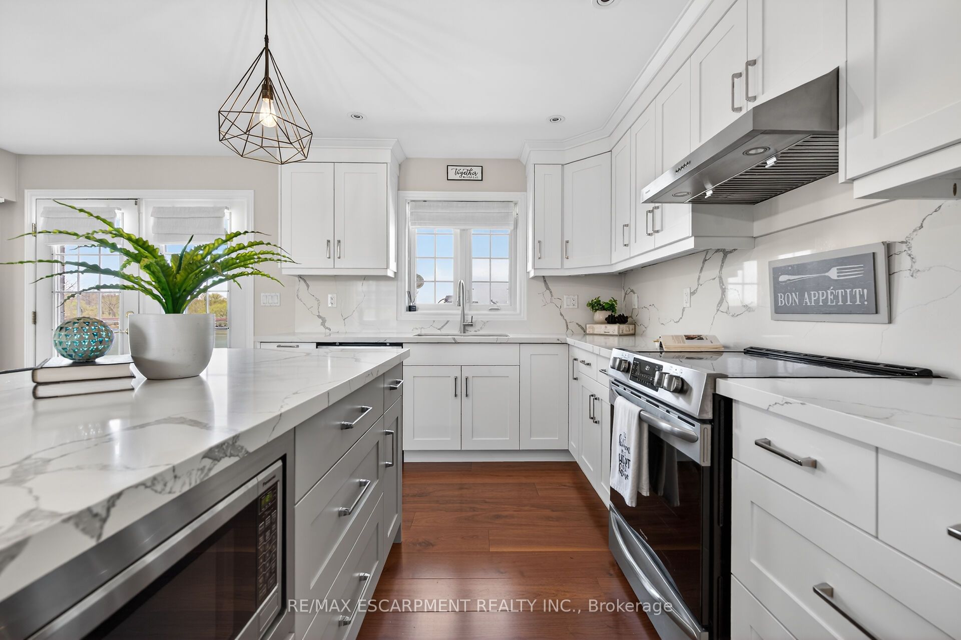 1140 River Road Property Photo 13