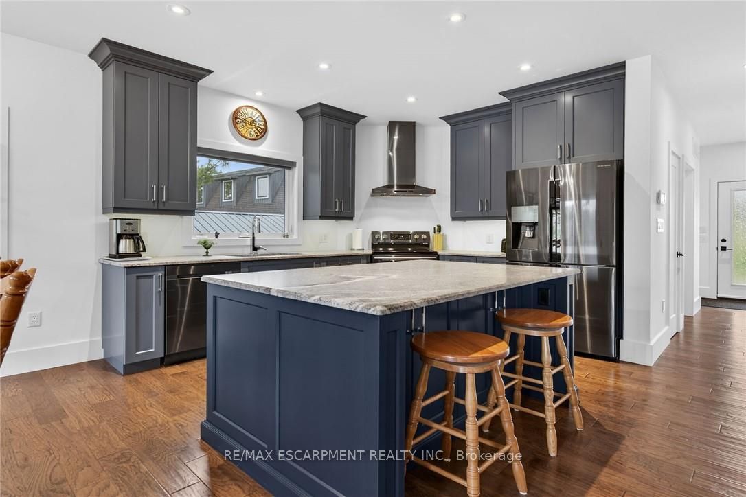 1300 River Road Property Photo 10