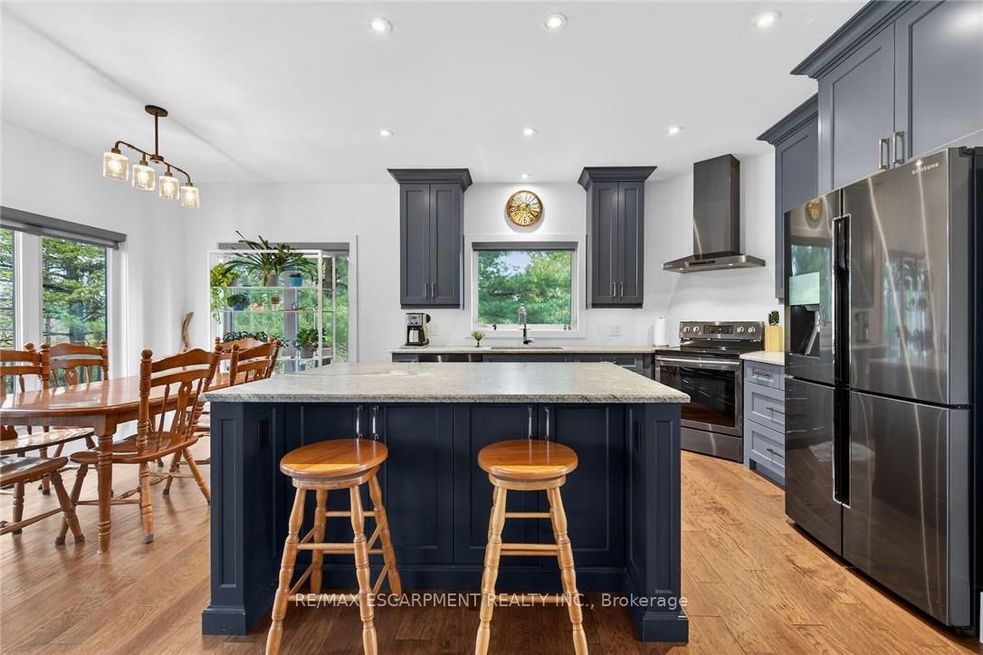 1300 River Road Property Photo 11