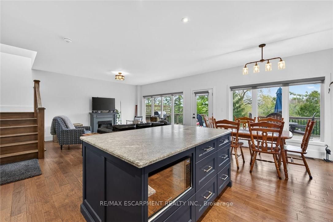 1300 River Road Property Photo 13
