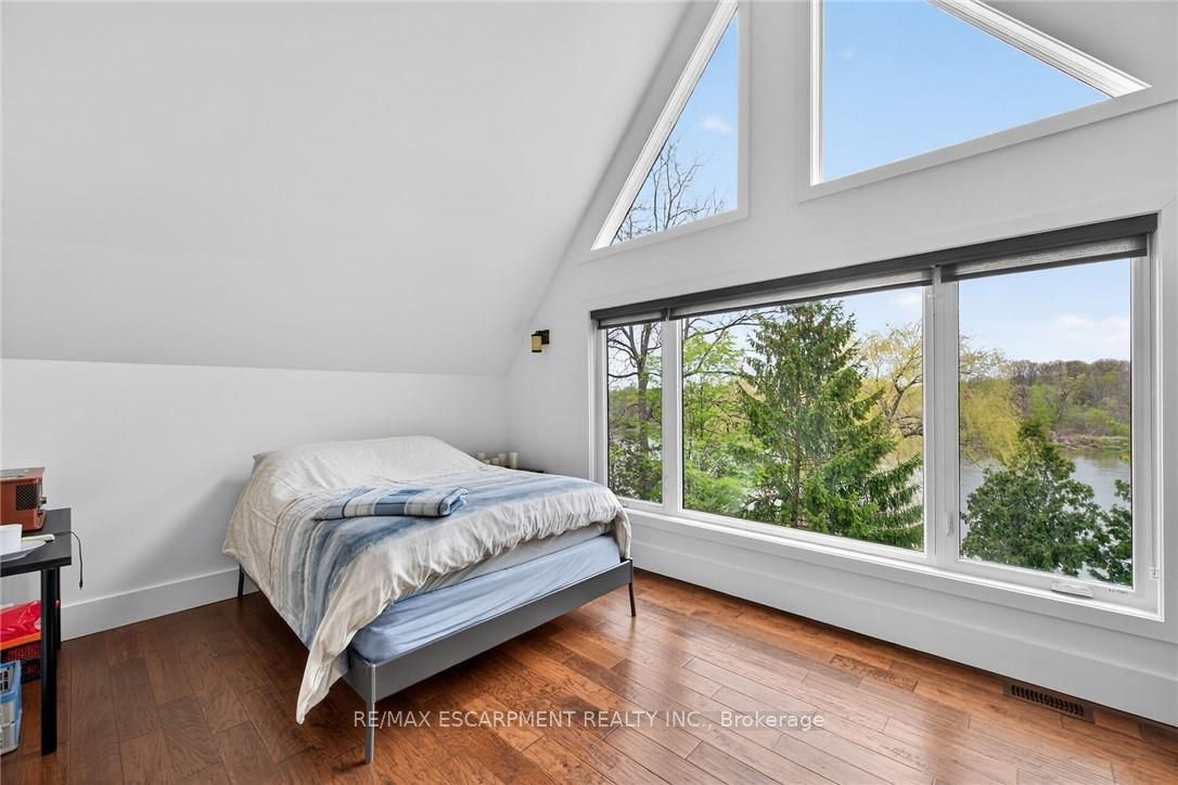 1300 River Road Property Photo 24