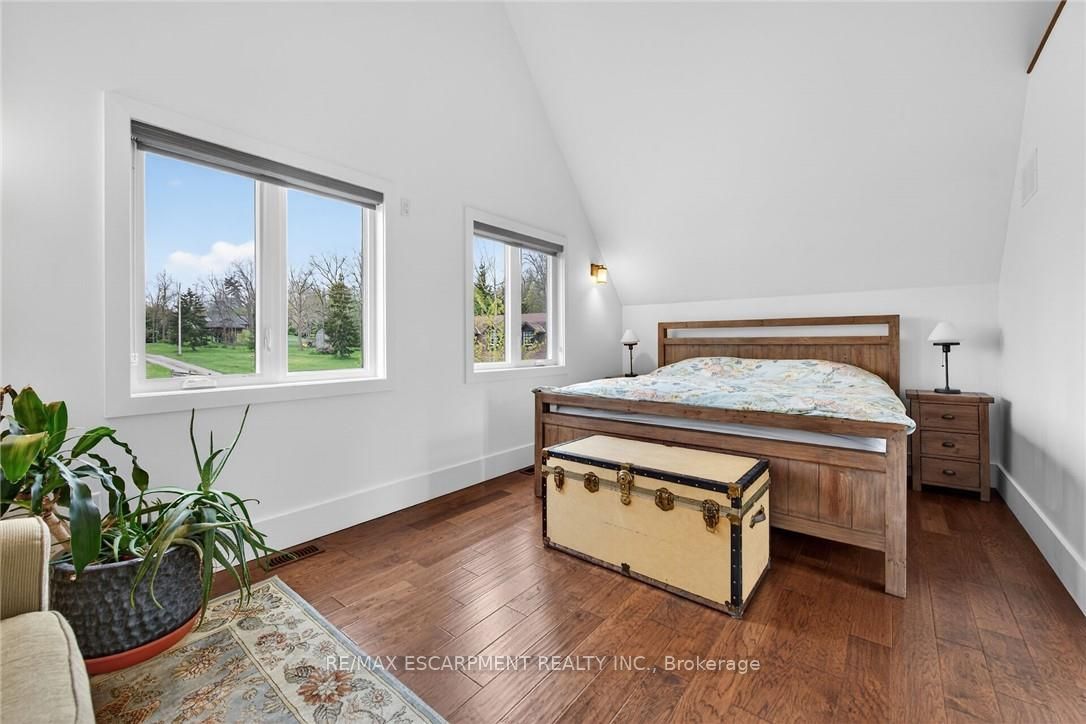 1300 River Road Property Photo 27
