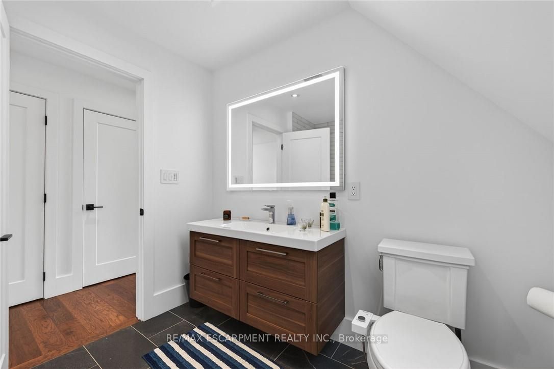 1300 River Road Property Photo 29