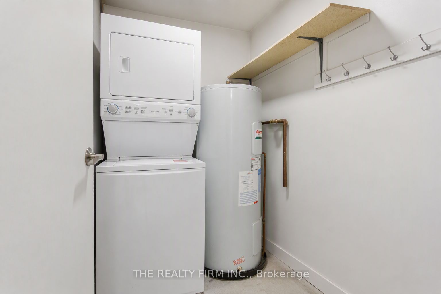 858 Commissioners Road E 1206 Property Photo 23