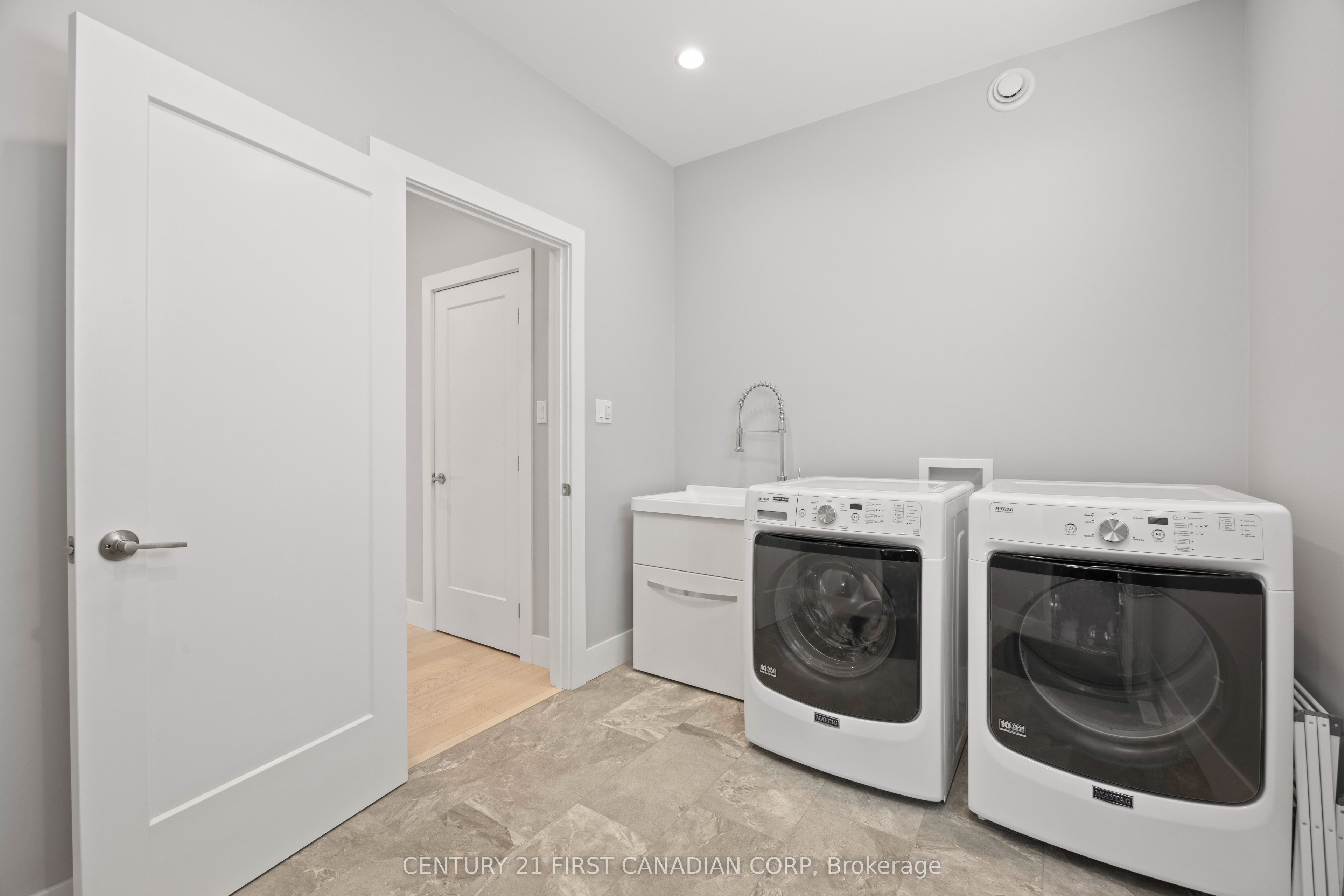 2190 Bakervilla Street Property Photo 21