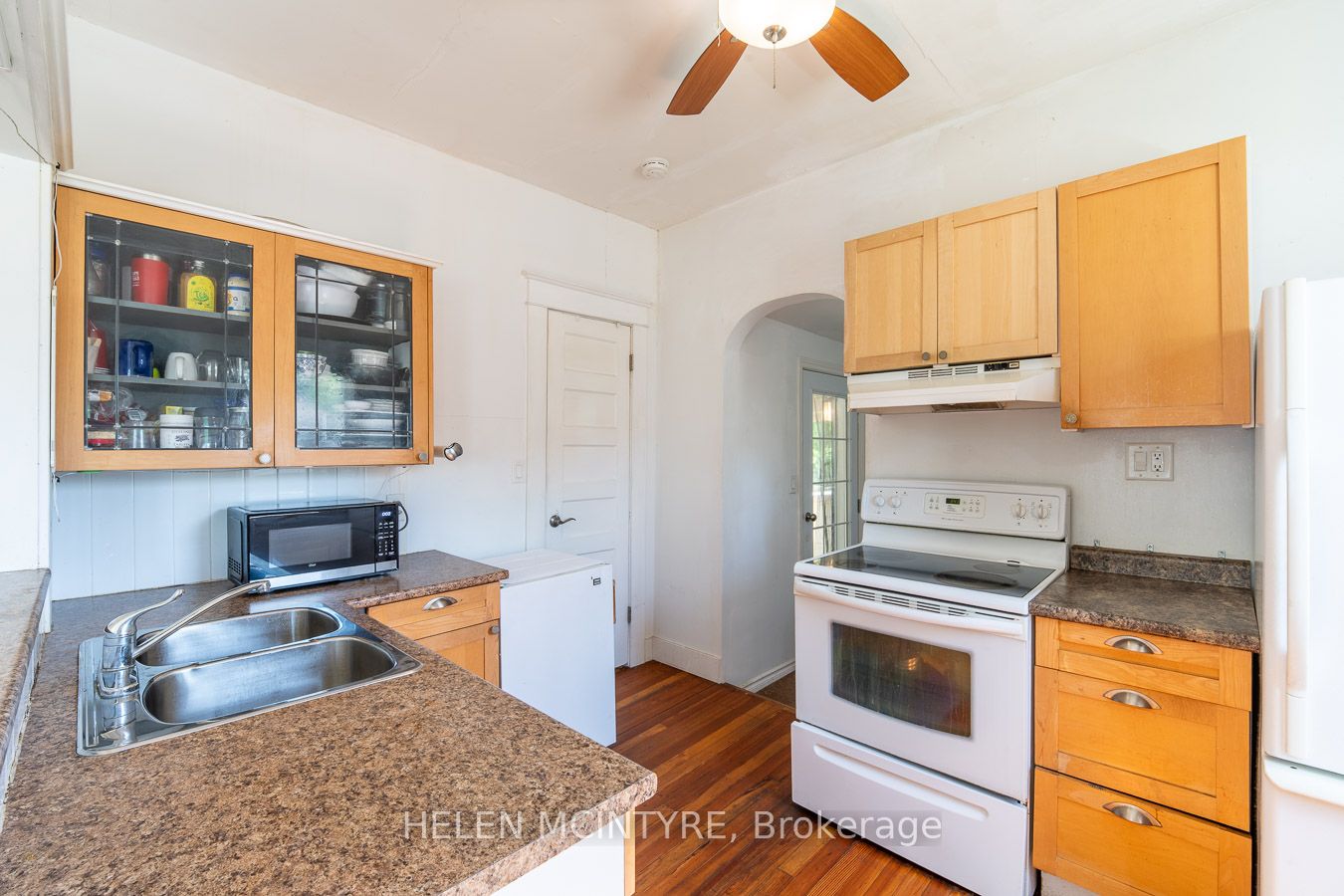 5012 Morrison Street Property Photo 8
