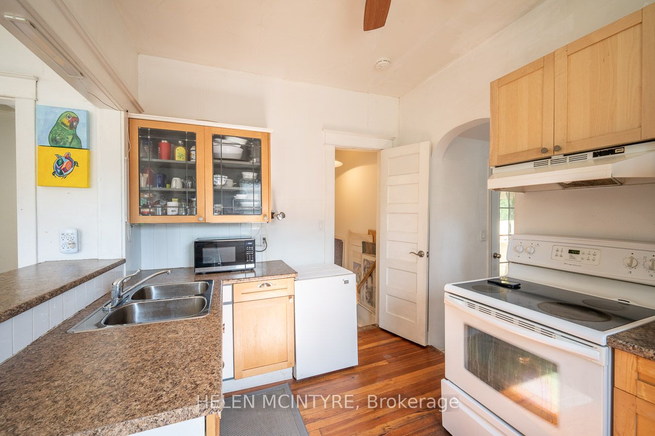 5012 Morrison Street Property Photo 9