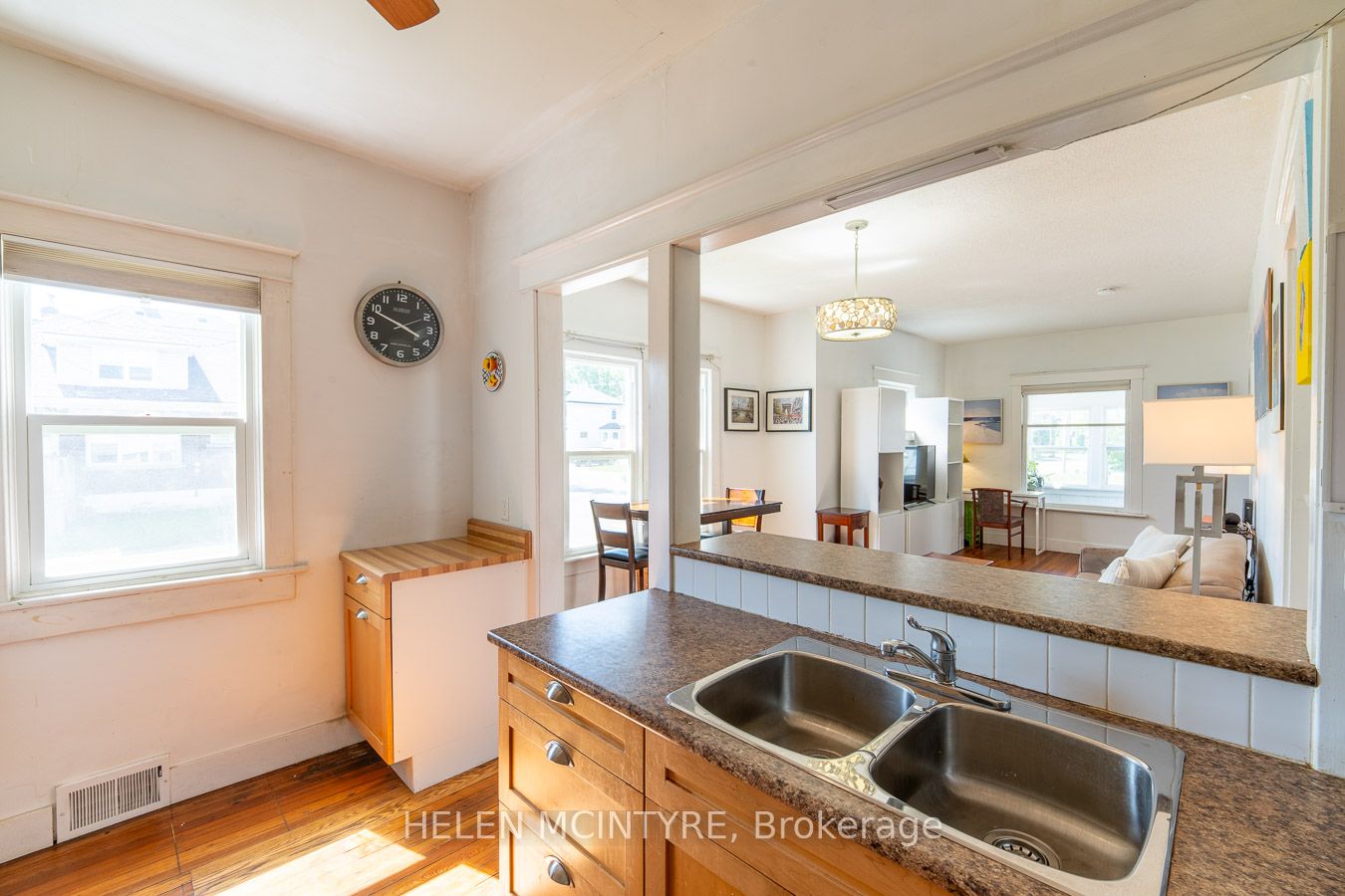 5012 Morrison Street Property Photo 10