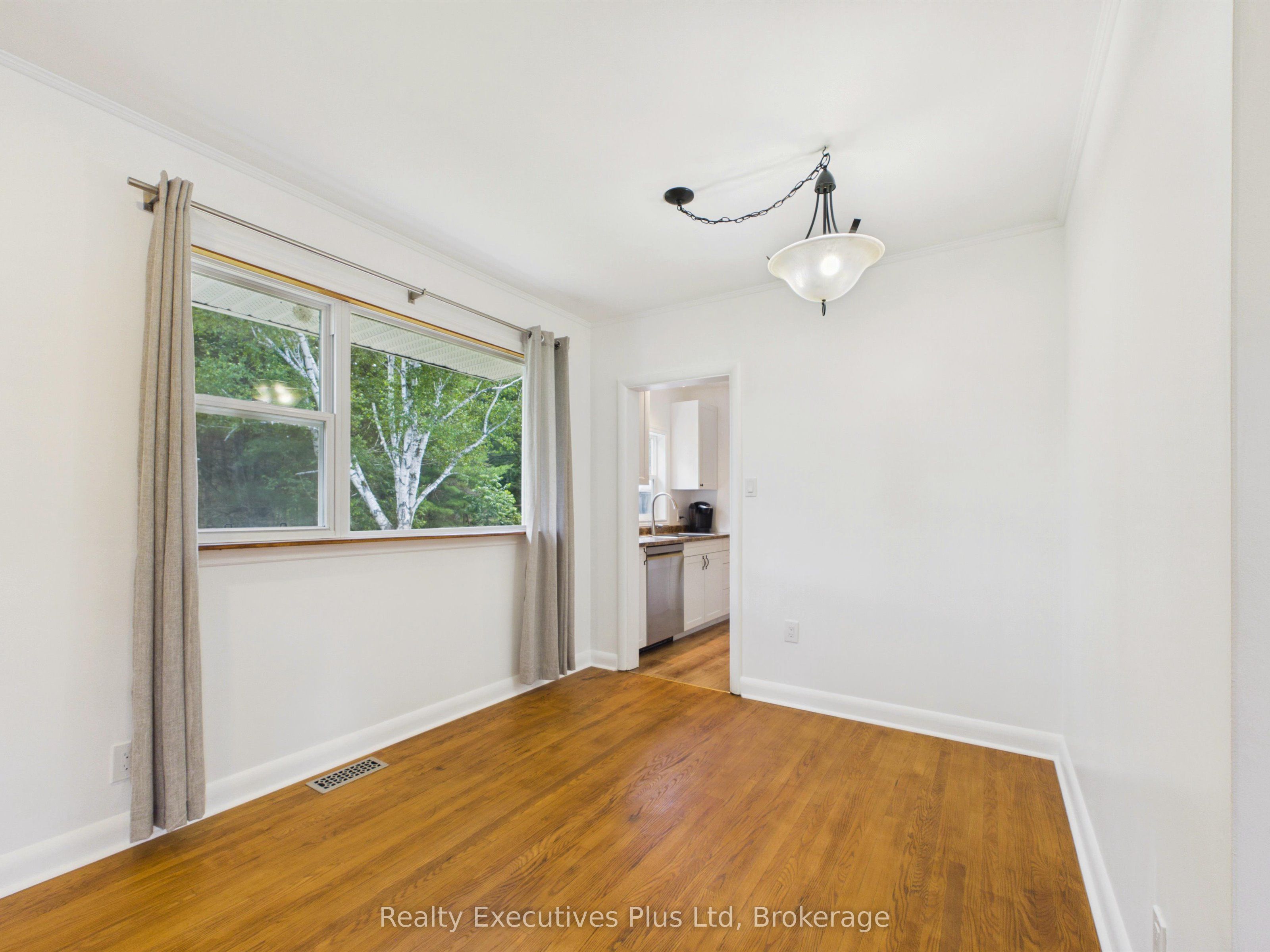 29 Queen Street Property Photo 12