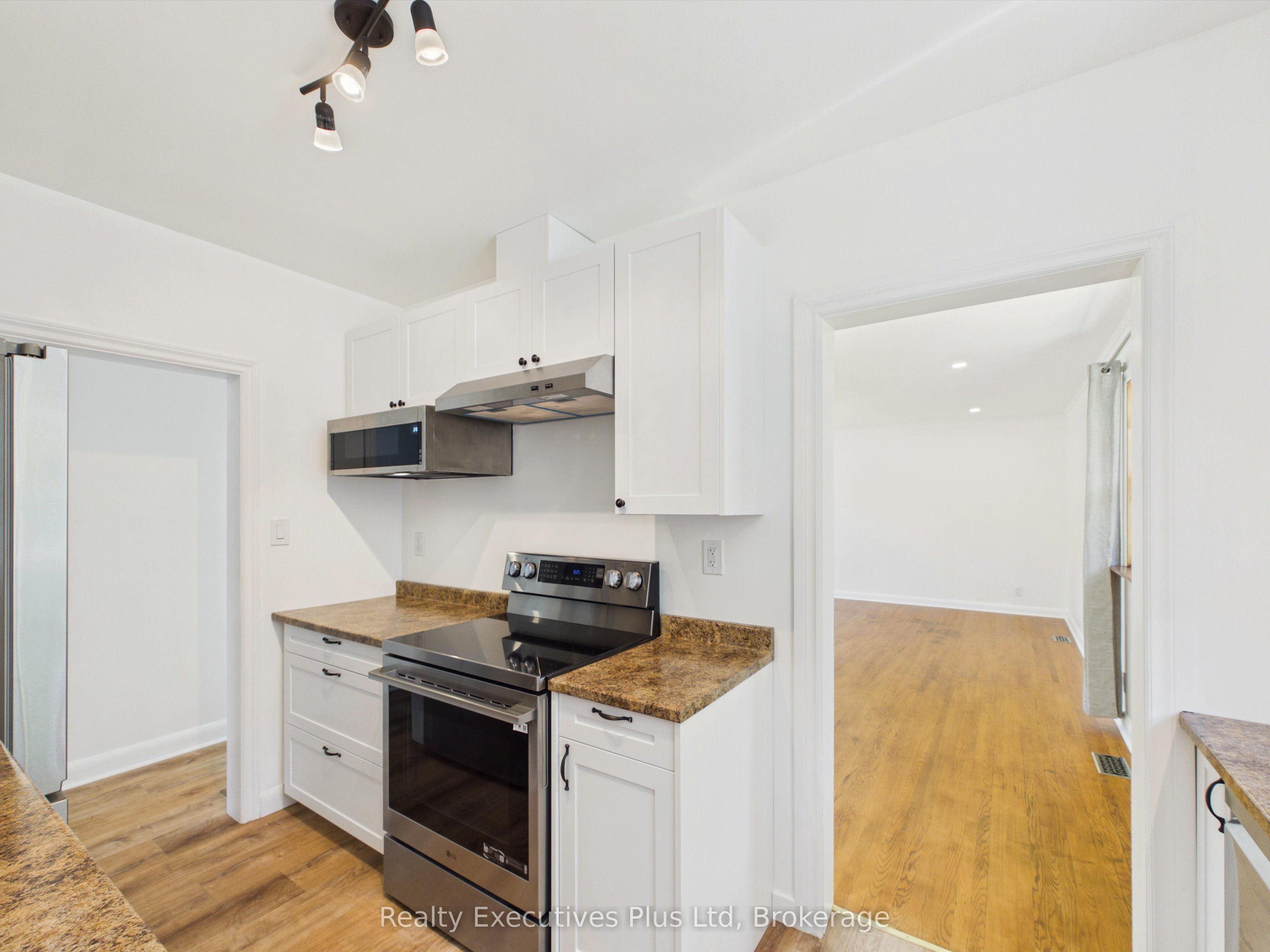 29 Queen Street Property Photo 17