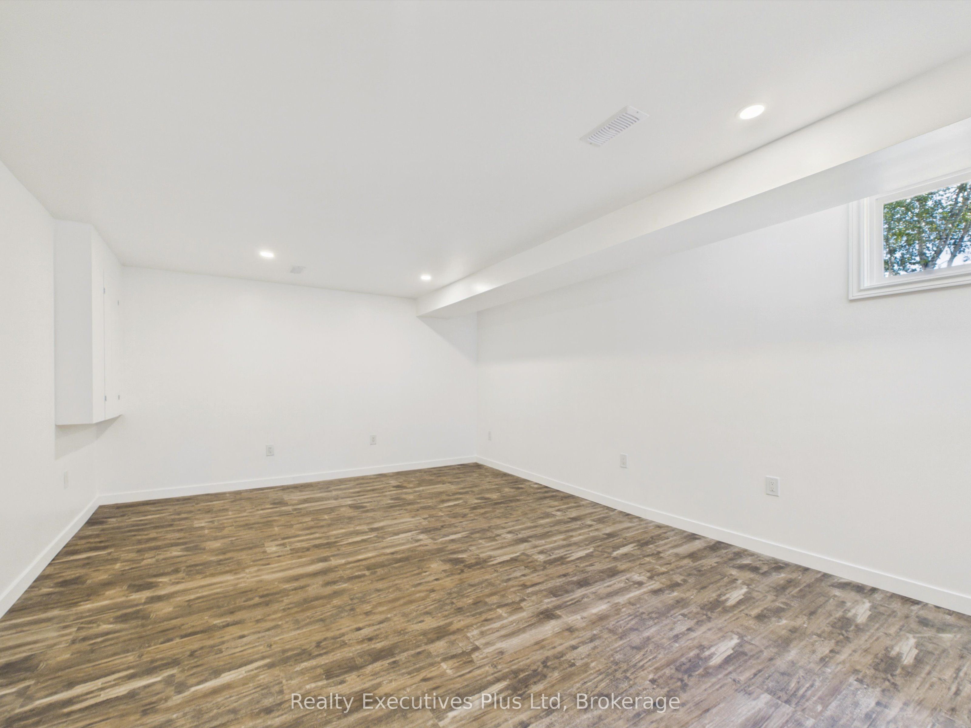 29 Queen Street Property Photo 24