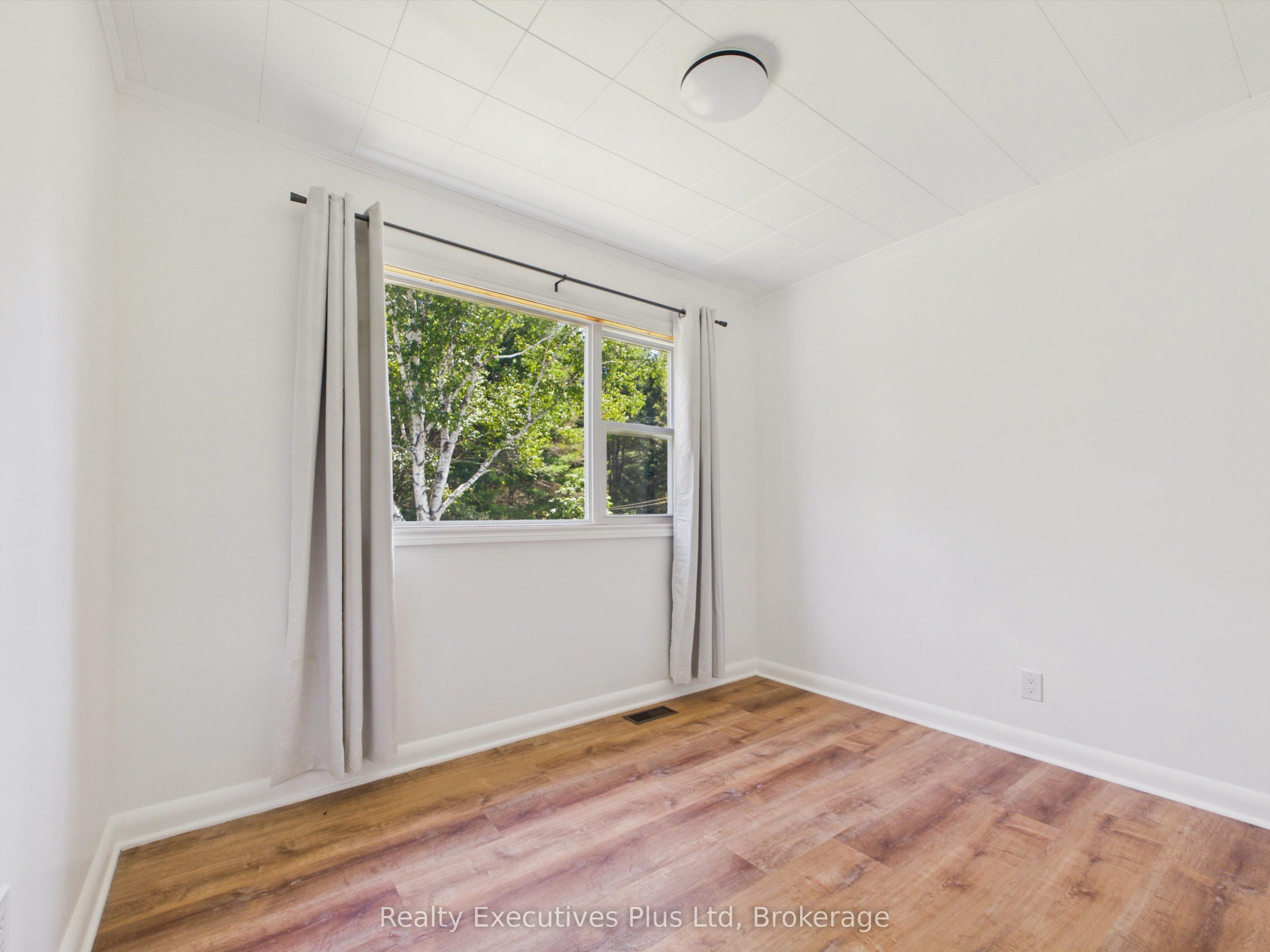 29 Queen Street Property Photo 32