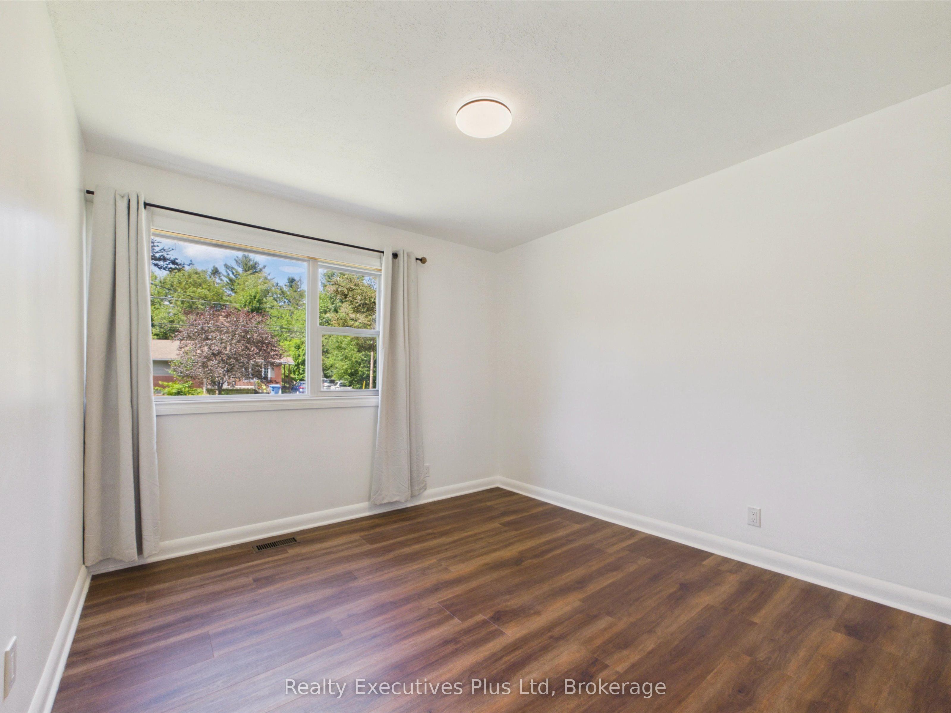 29 Queen Street Property Photo 37