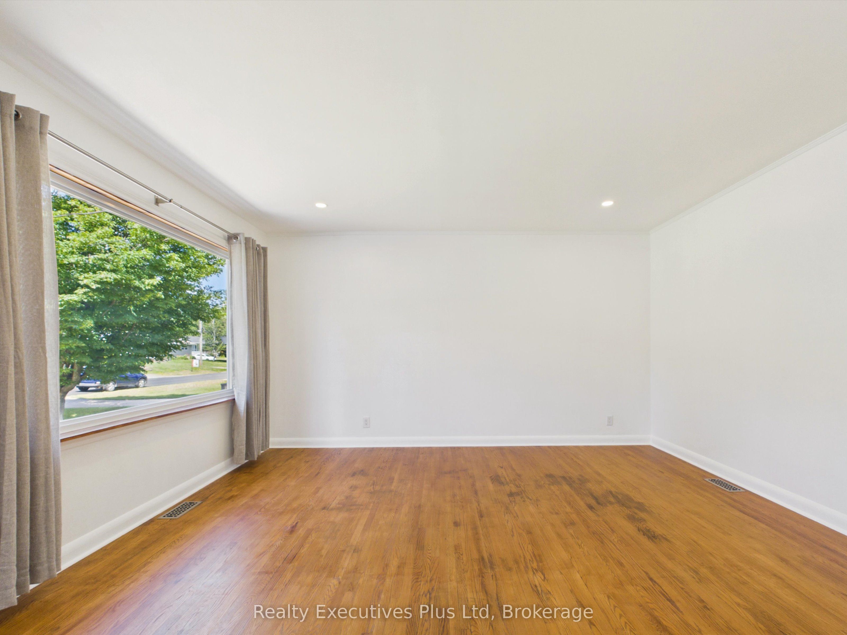 29 Queen Street Property Photo 39