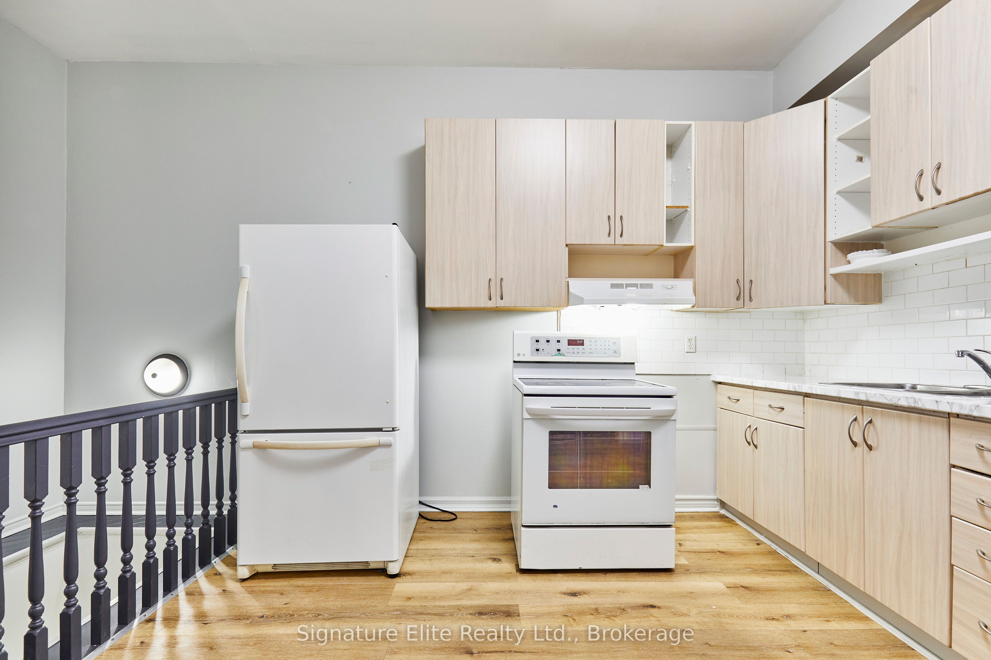 363 Barton Street E 3 Property Photo 2
