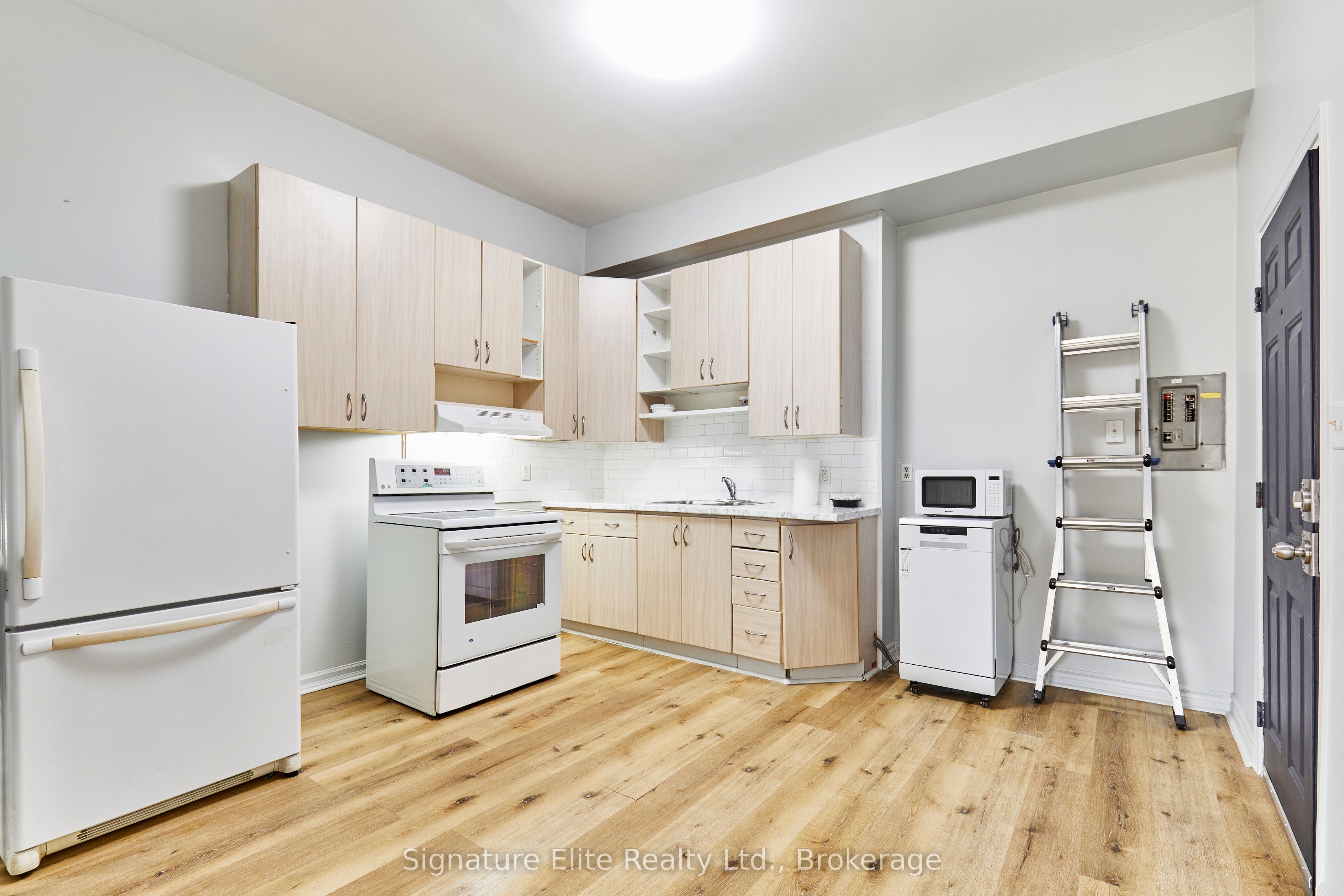363 Barton Street E 3 Property Photo 4