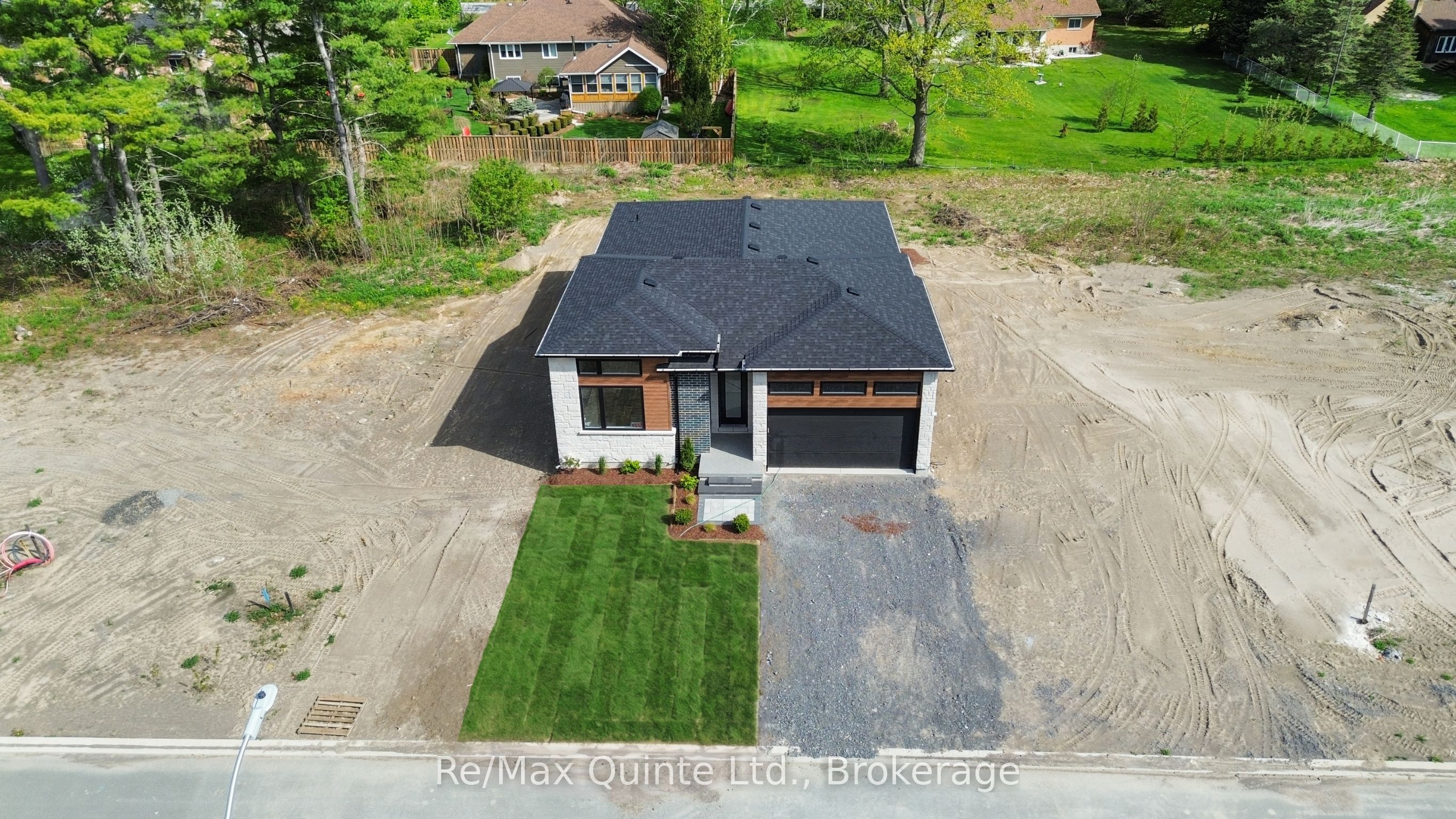 27 Exeter Court Property Photo 5